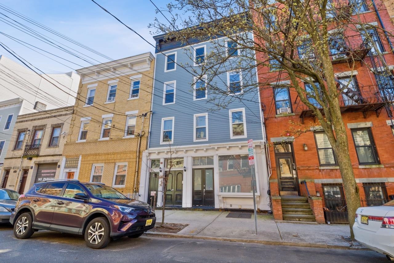 379 2ND ST Unit: 3