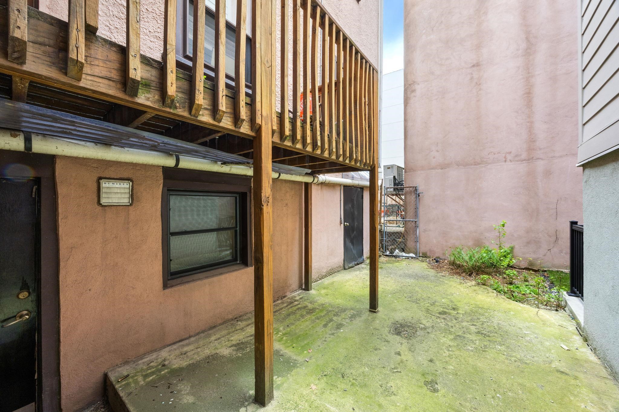 119 COLES ST