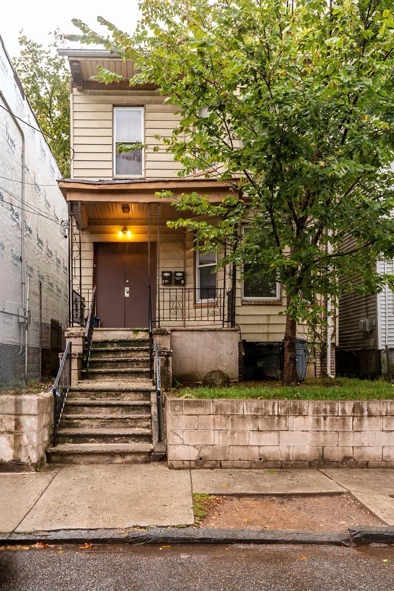 211 MYRTLE AVE