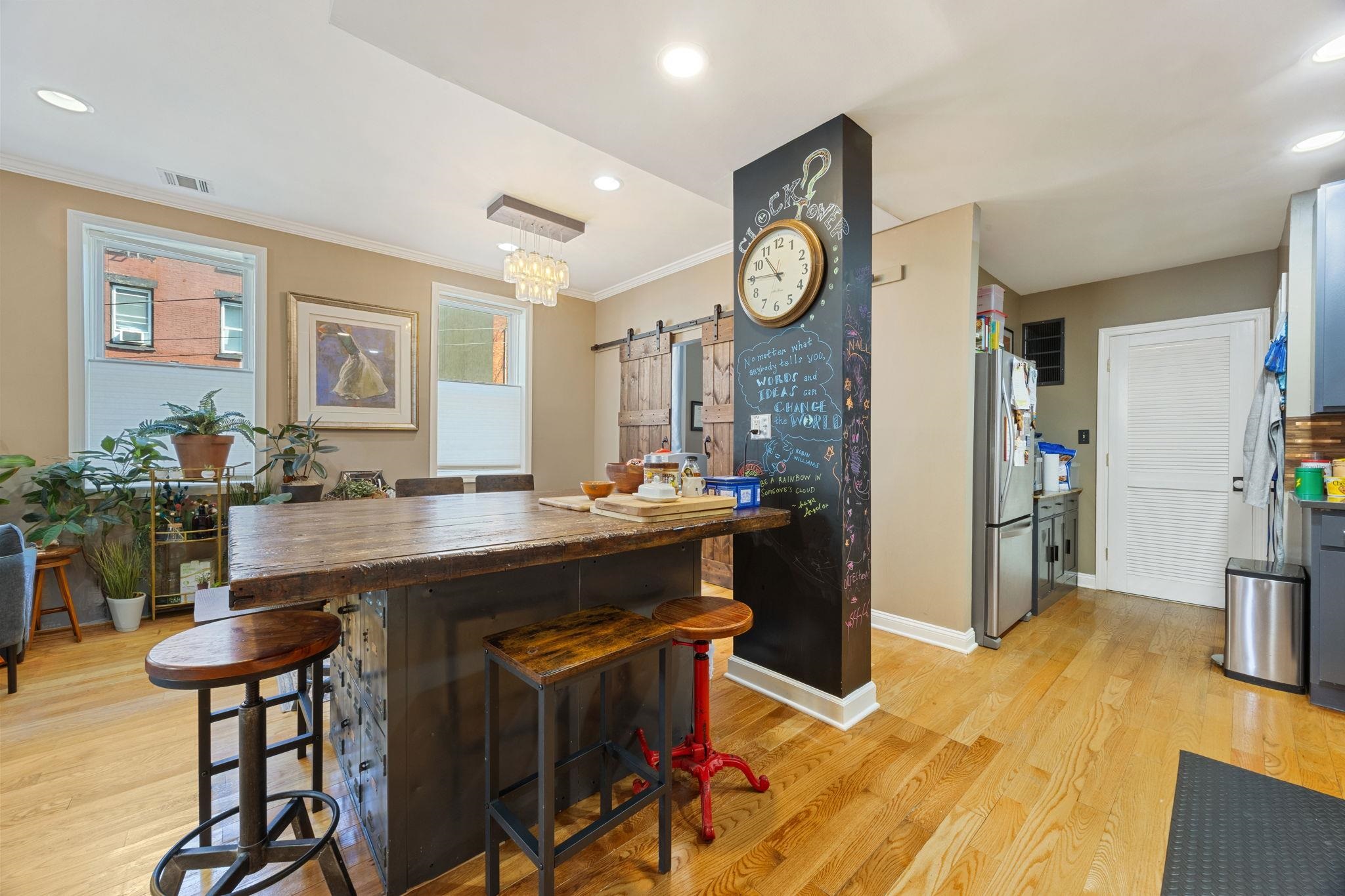 122 COLES ST Unit: 1