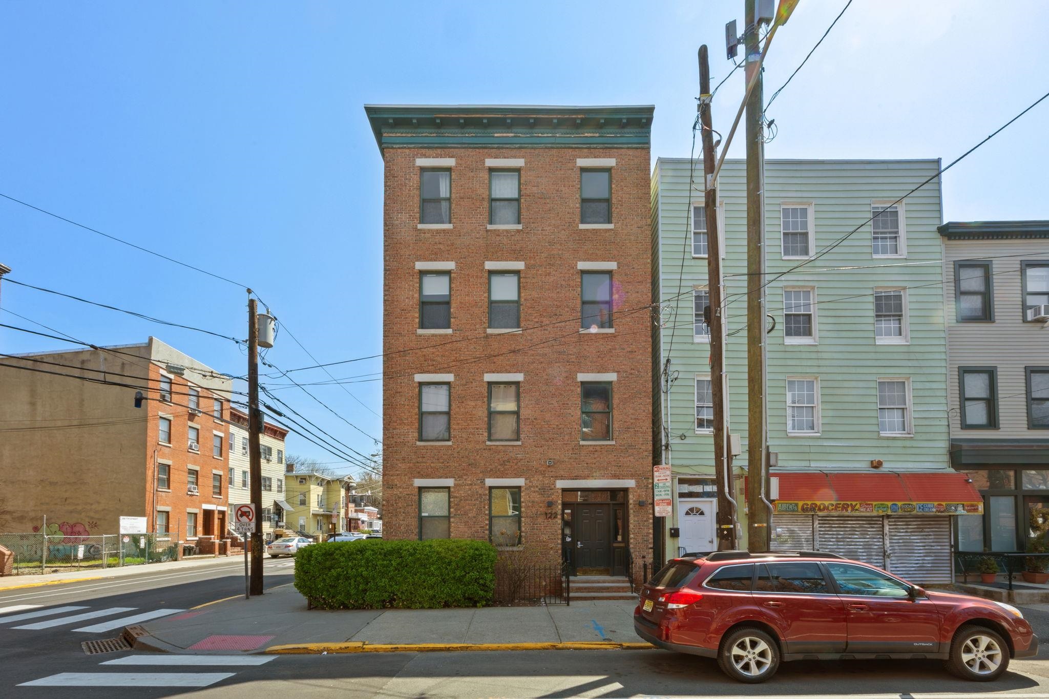 122 COLES ST Unit: 1