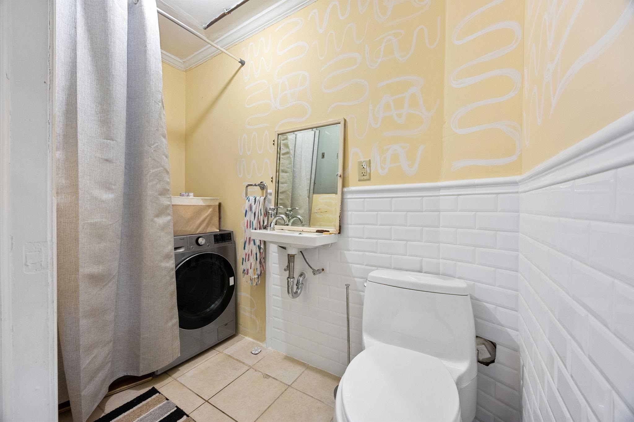 122 COLES ST Unit: 1