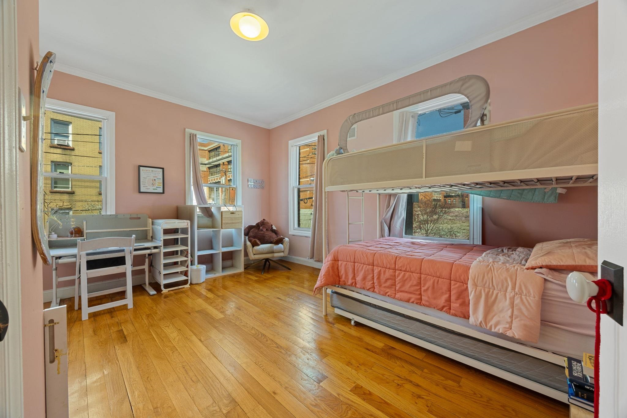 122 COLES ST Unit: 1