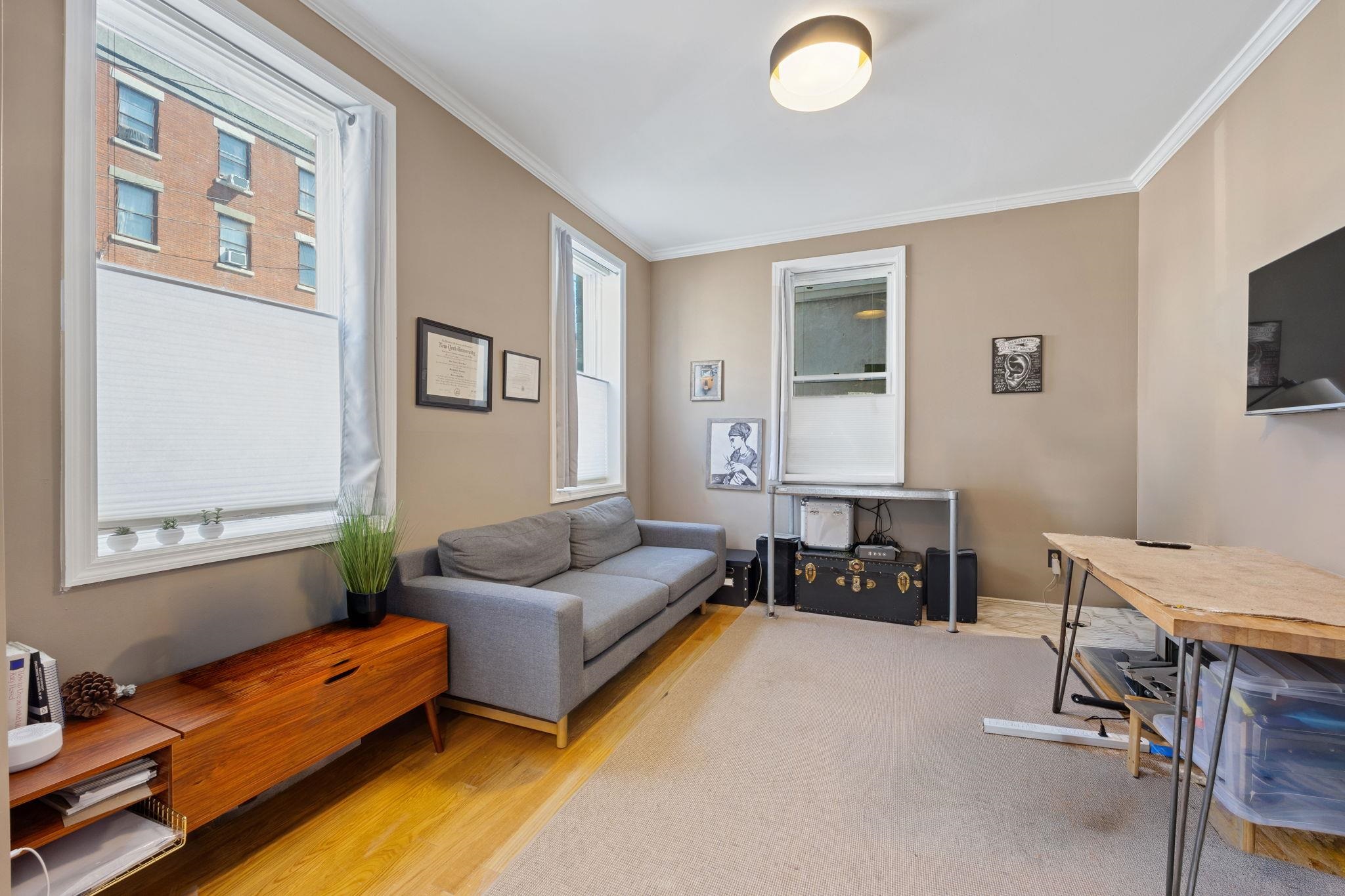 122 COLES ST Unit: 1