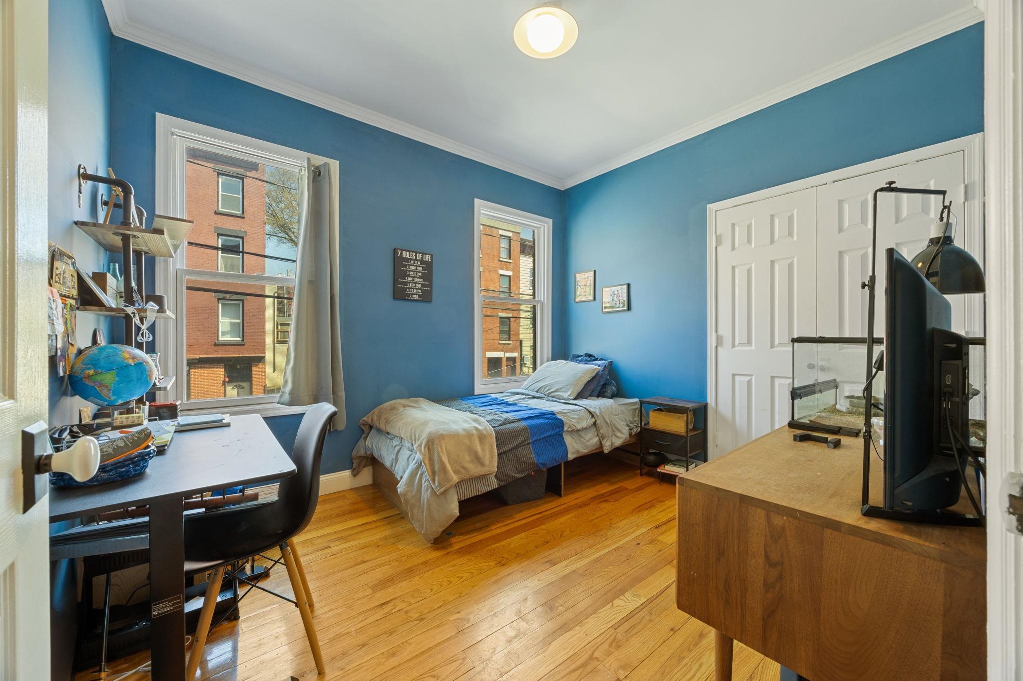 122 COLES ST Unit: 1