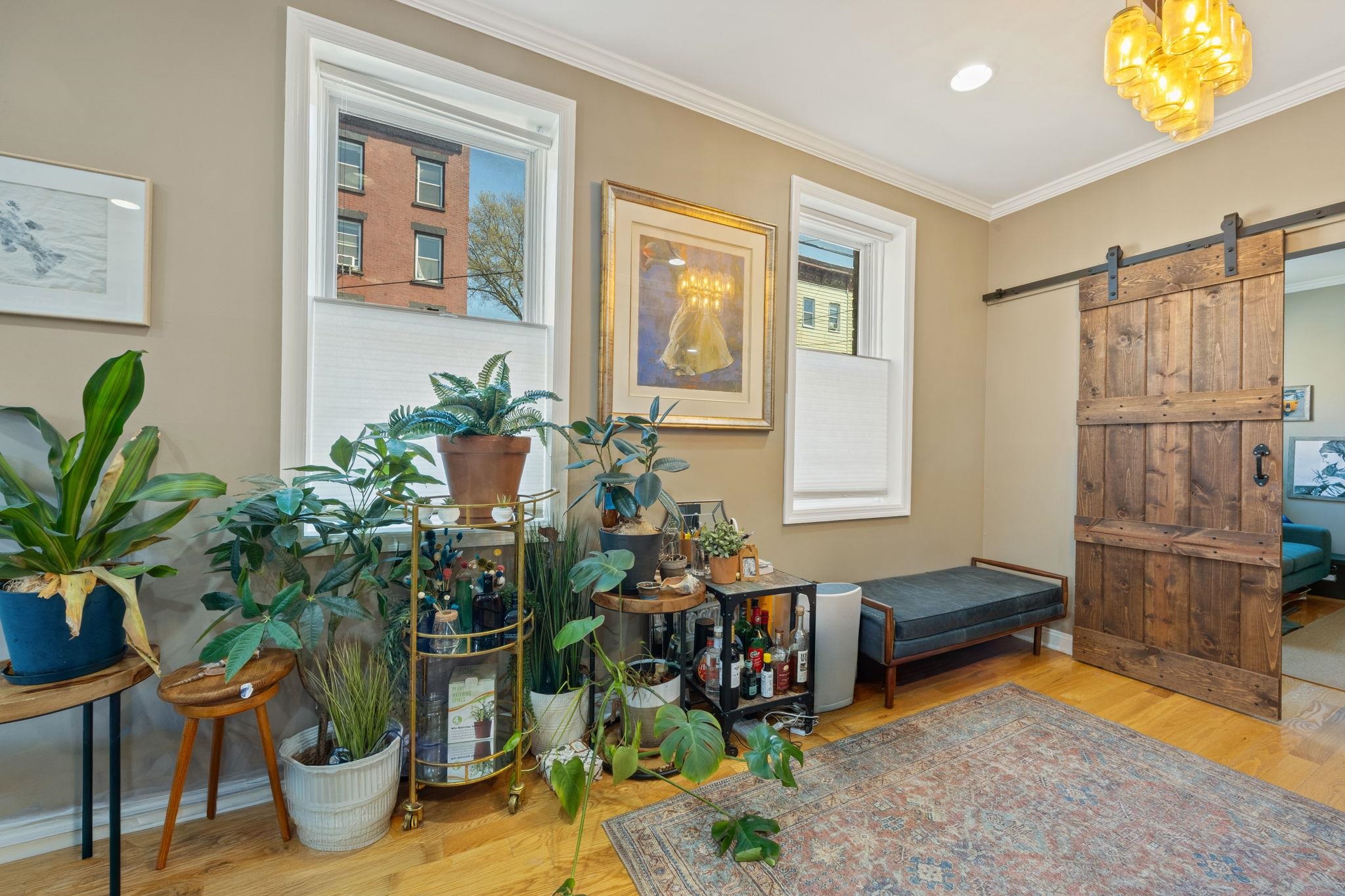 122 COLES ST Unit: 1