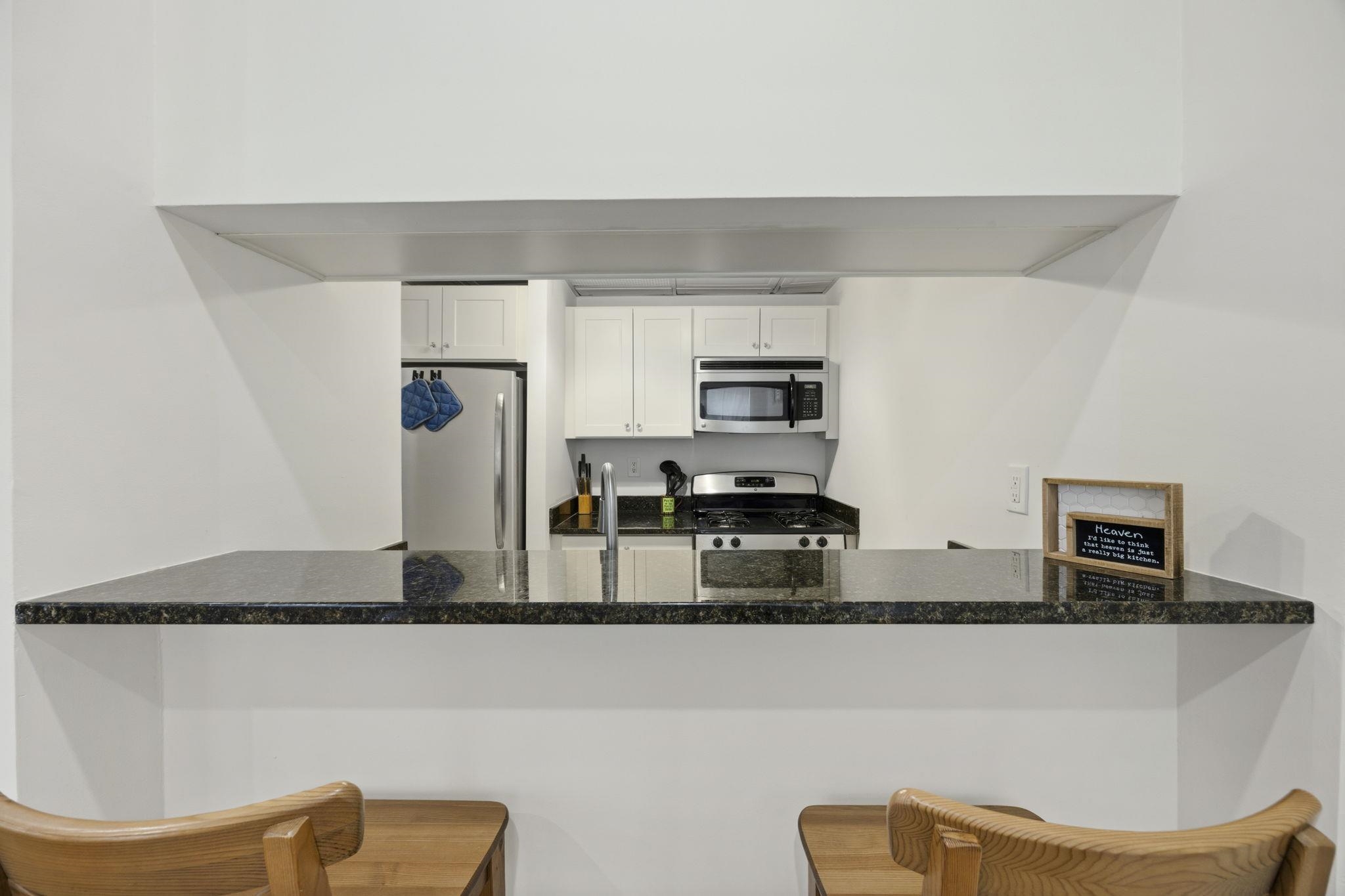 227 CHRISTOPHER COLUMBUS DR Unit: 305B