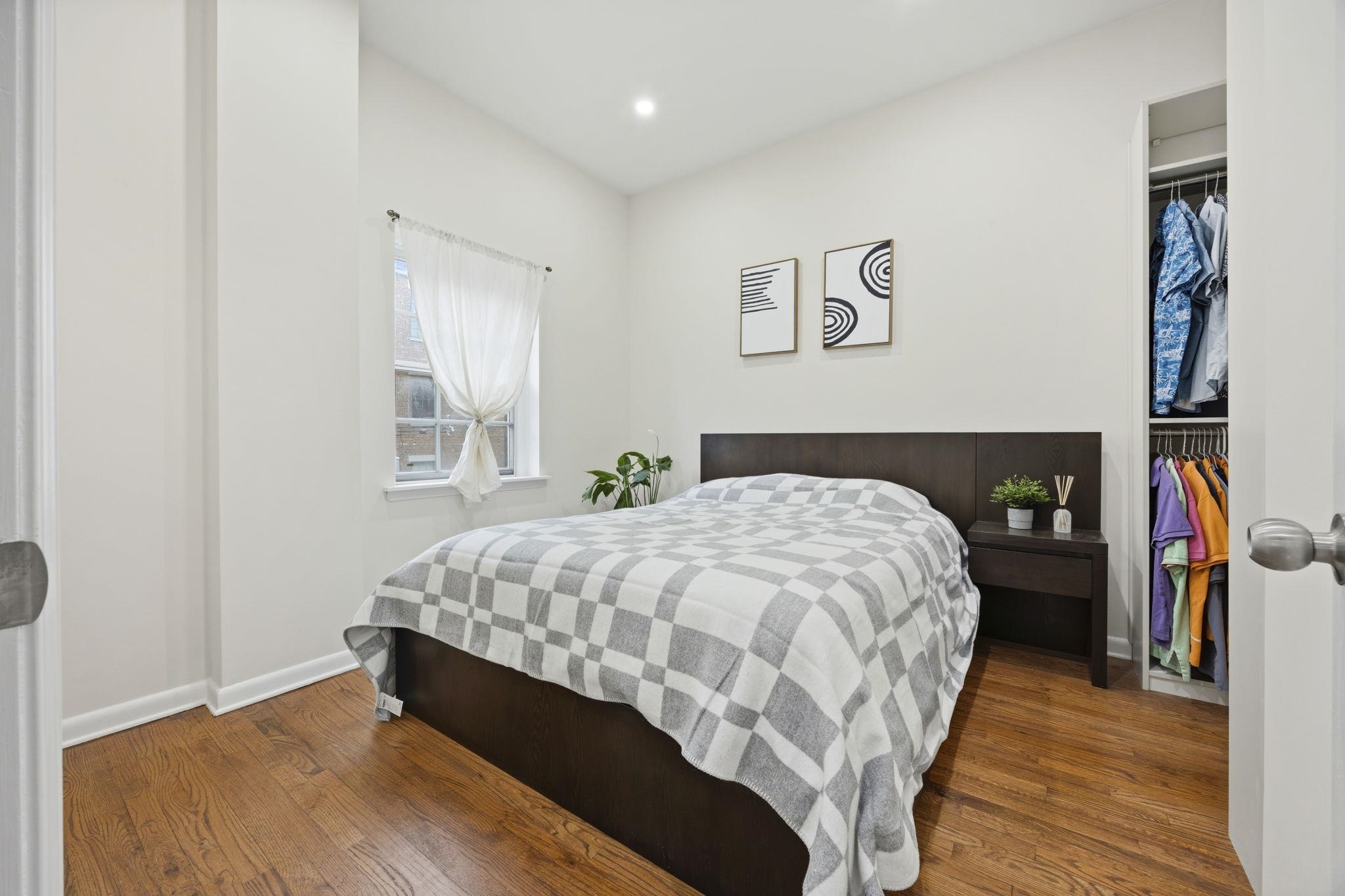 227 CHRISTOPHER COLUMBUS DR Unit: 305B