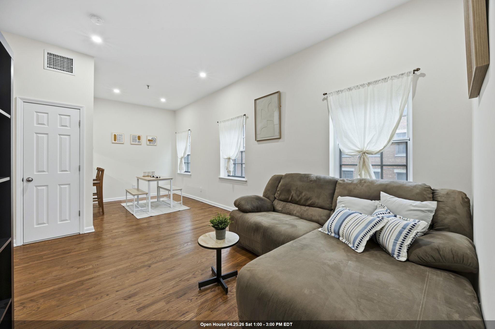 227 CHRISTOPHER COLUMBUS DR Unit: 305B