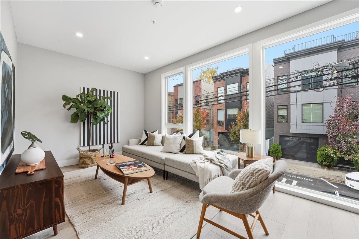 134 NEW YORK AVE Unit: #201