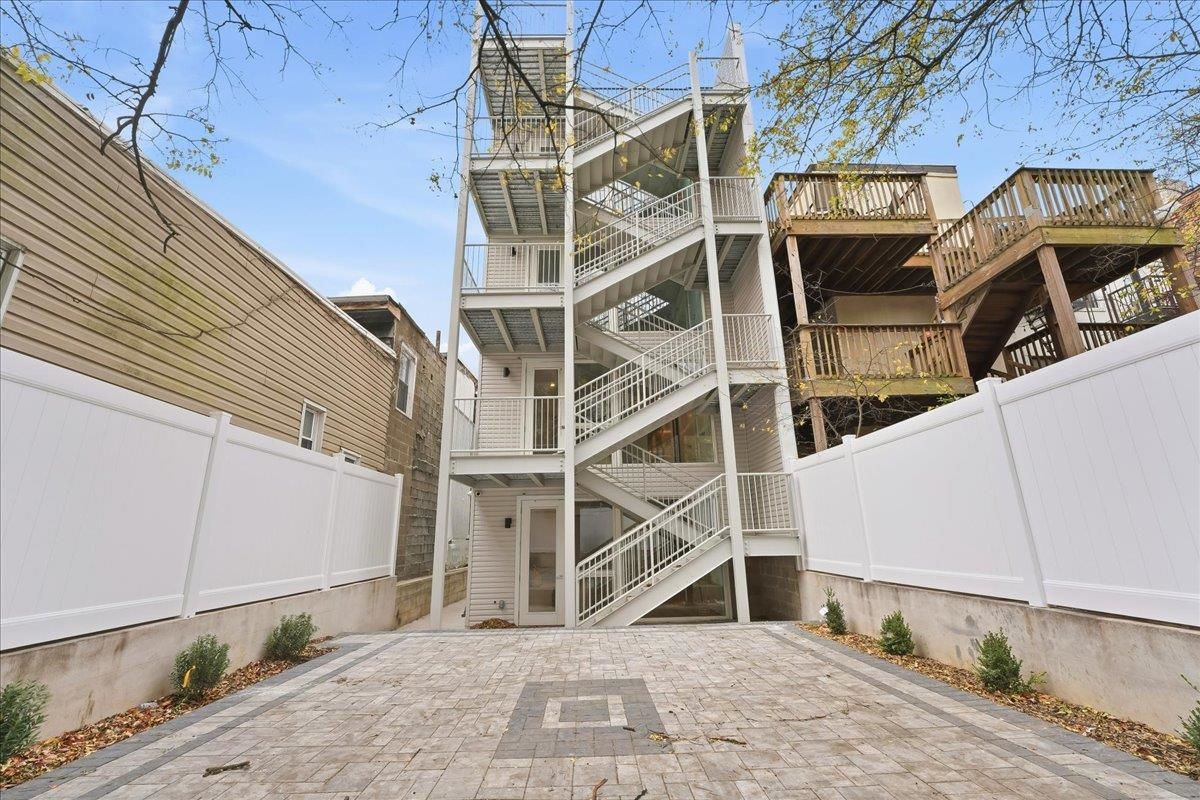 134 NEW YORK AVE Unit: #201