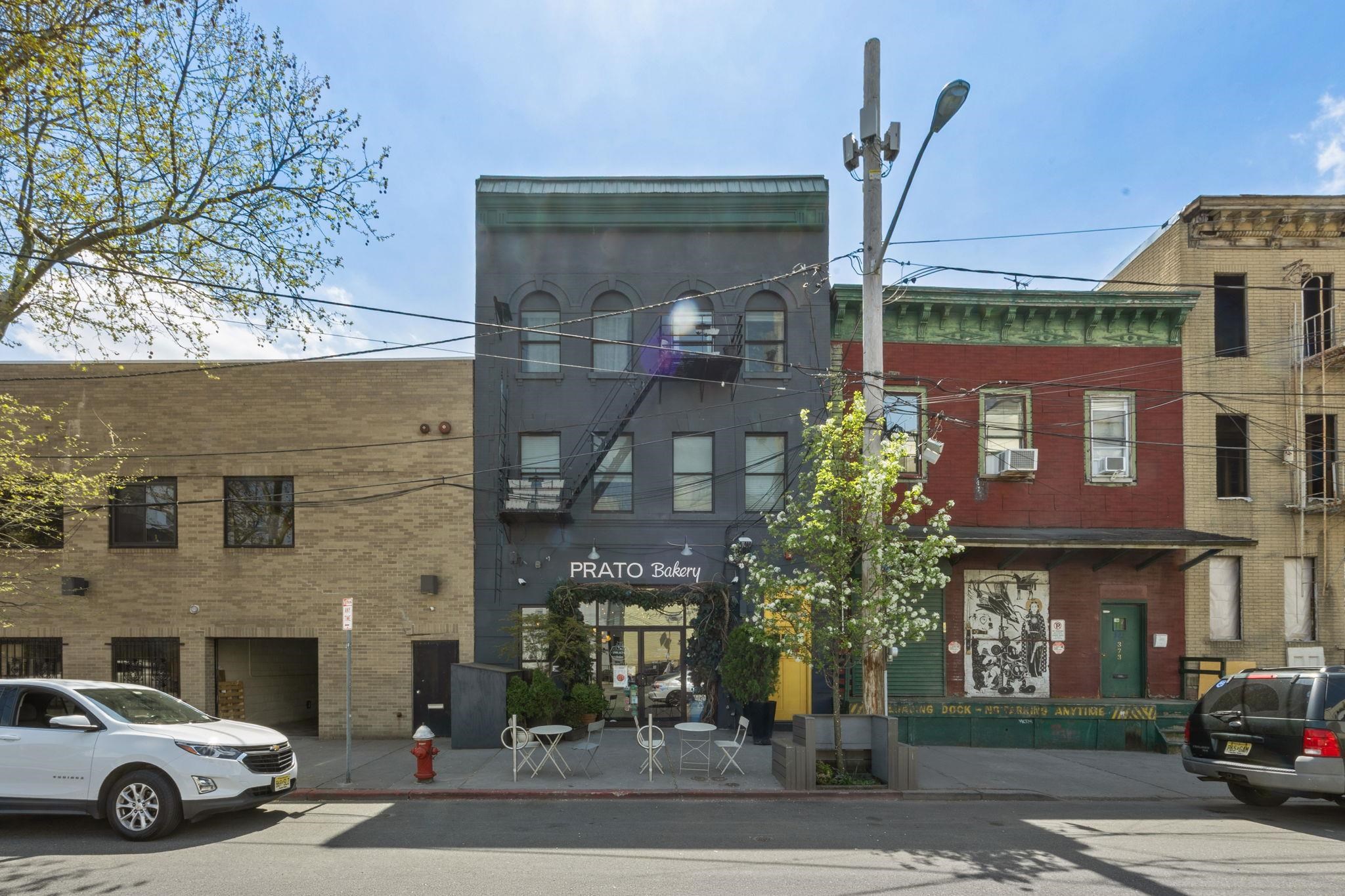 371 4TH ST