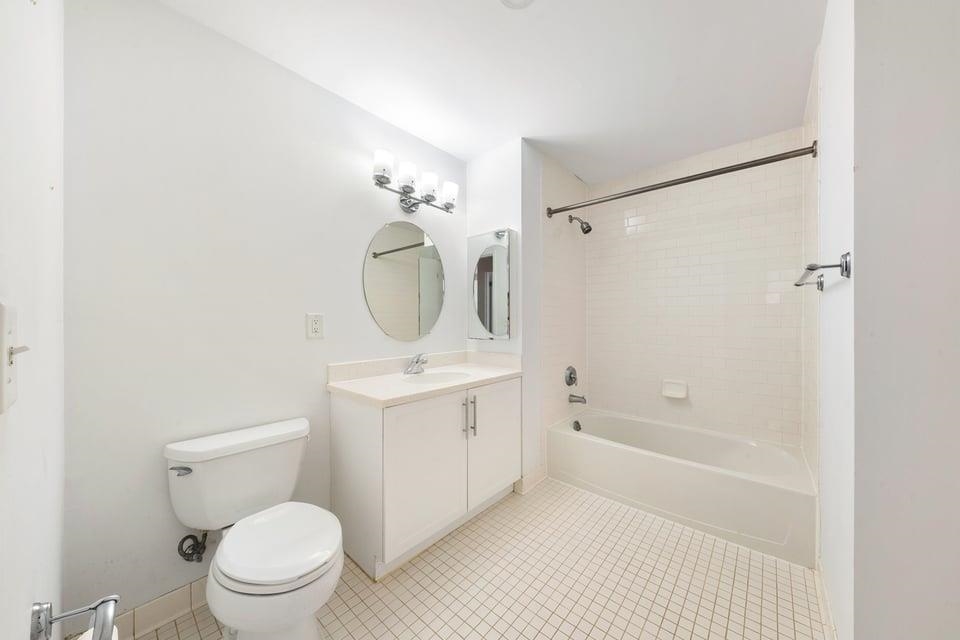 149 ESSEX ST Unit: 2H