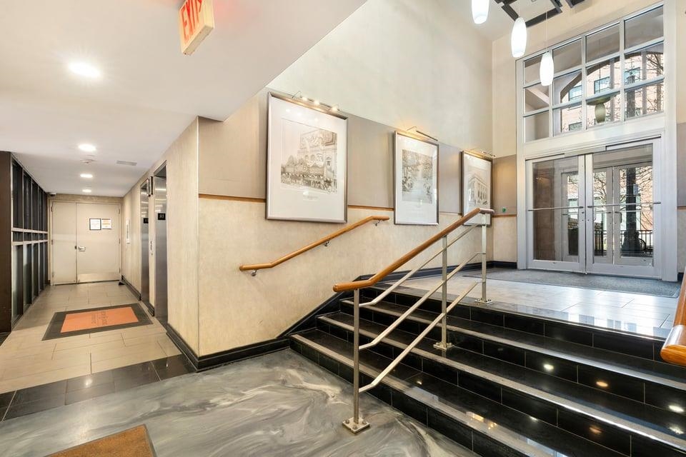 149 ESSEX ST Unit: 2H