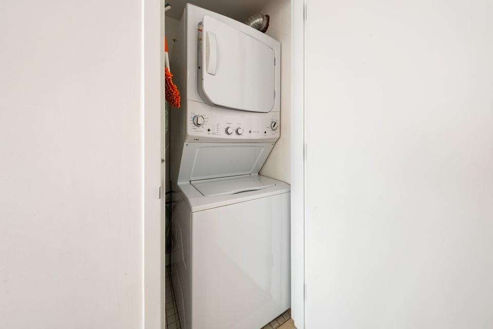 149 ESSEX ST Unit: 2H