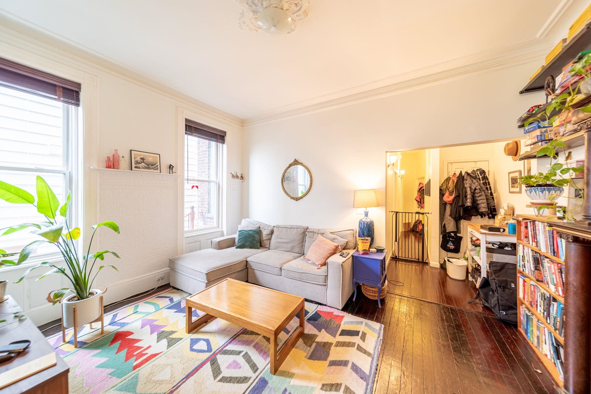 935 SUMMIT AVE Unit: 1