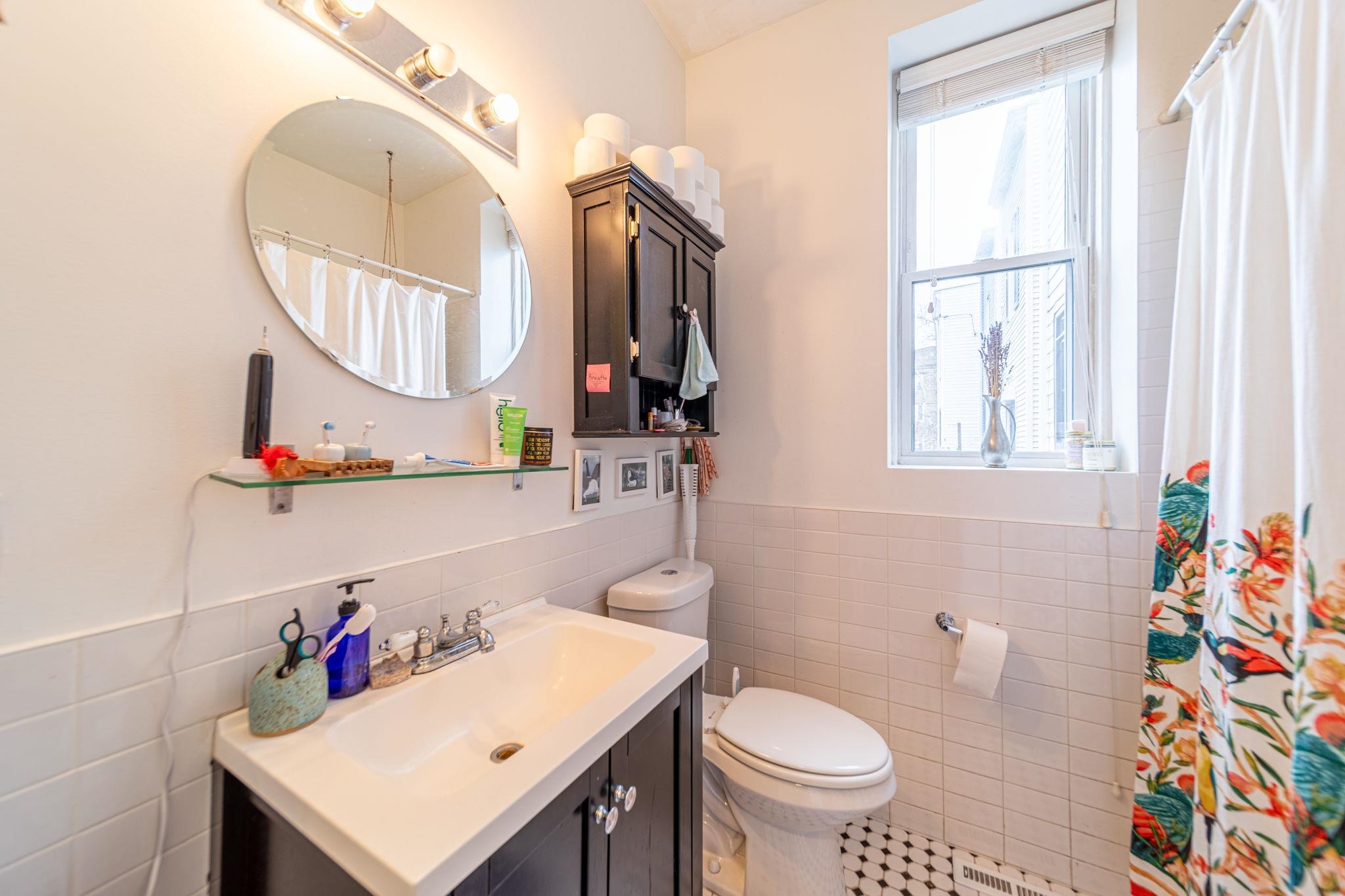 935 SUMMIT AVE Unit: 1