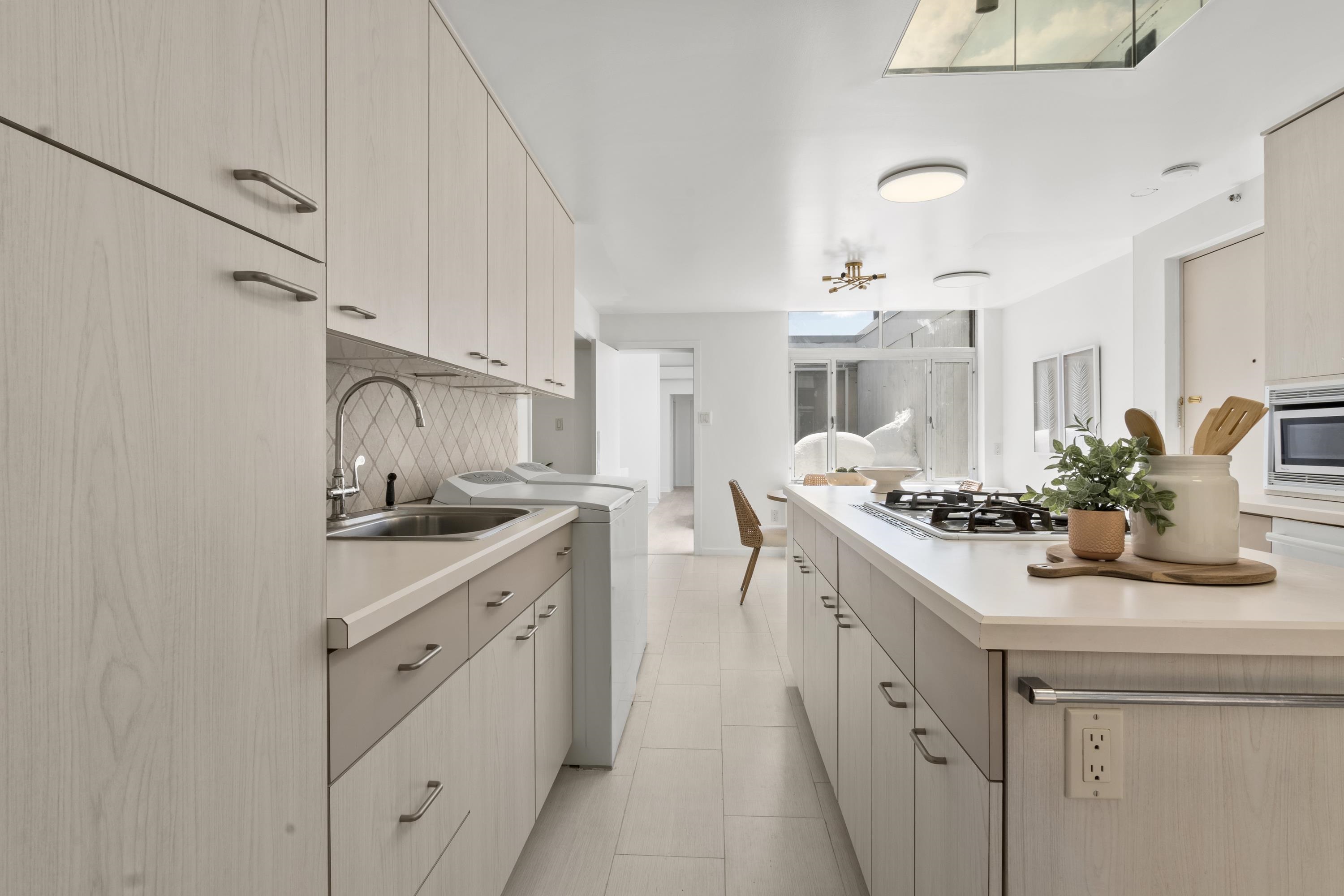 1 HORIZON RD Unit: PH1