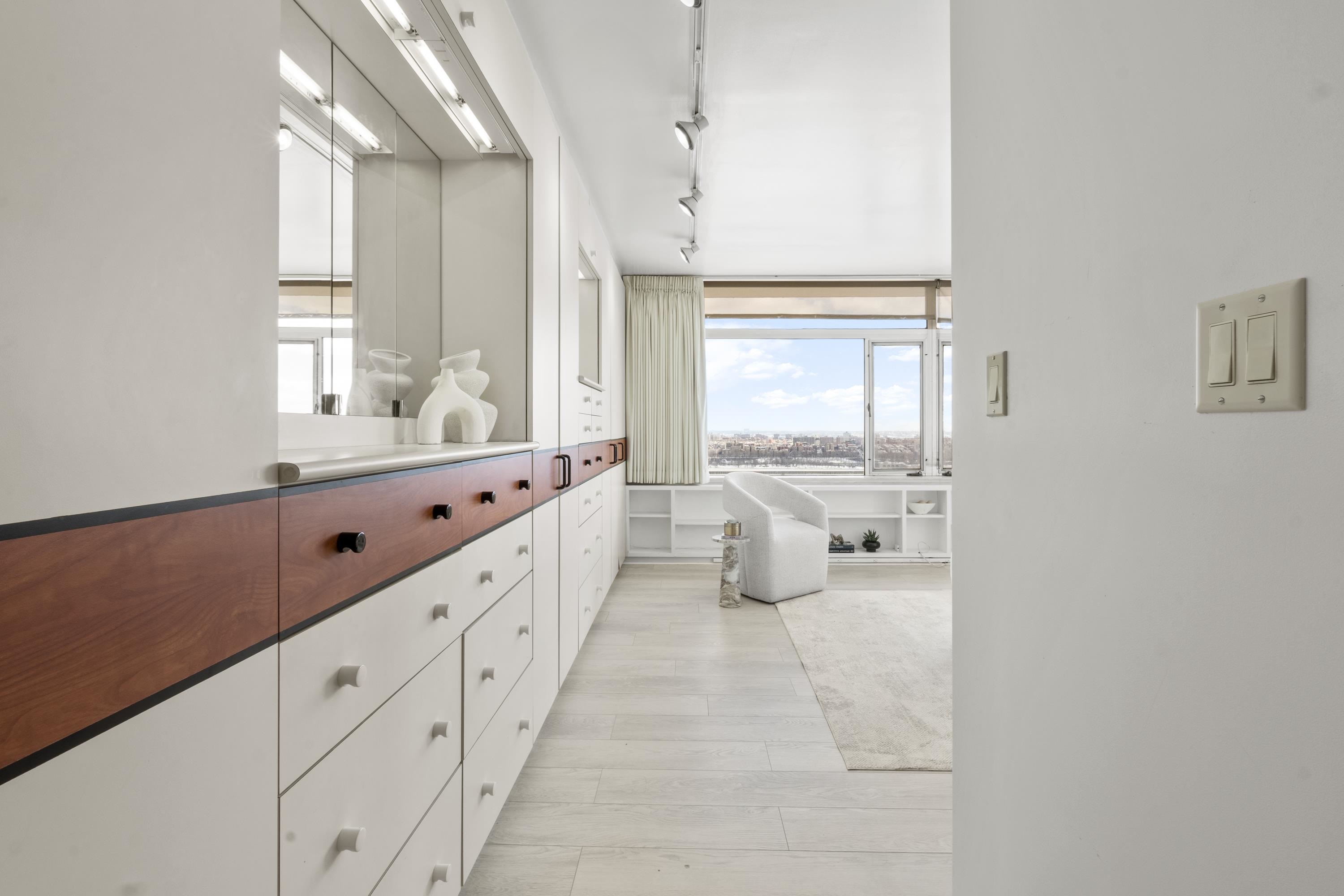 1 HORIZON RD Unit: PH1