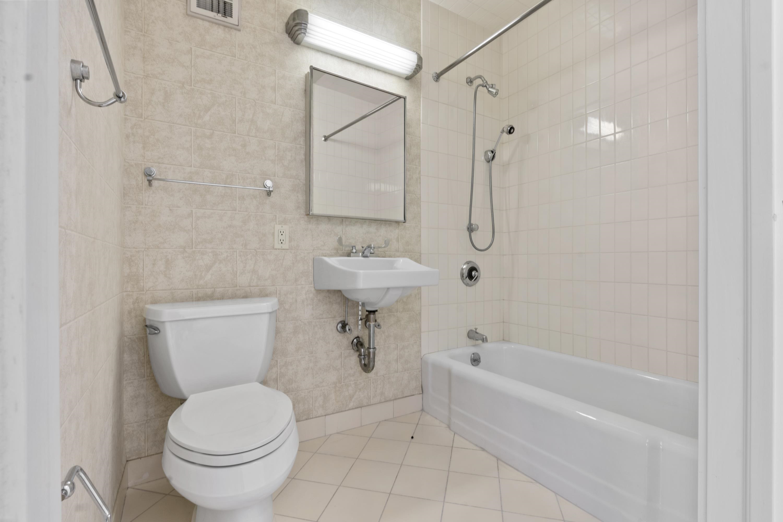 1 HORIZON RD Unit: PH1