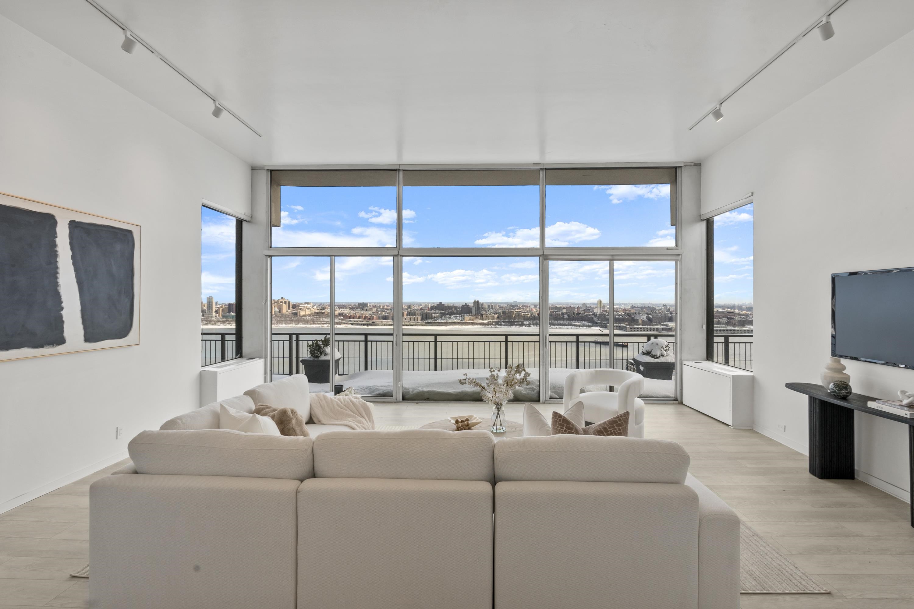 1 HORIZON RD Unit: PH1
