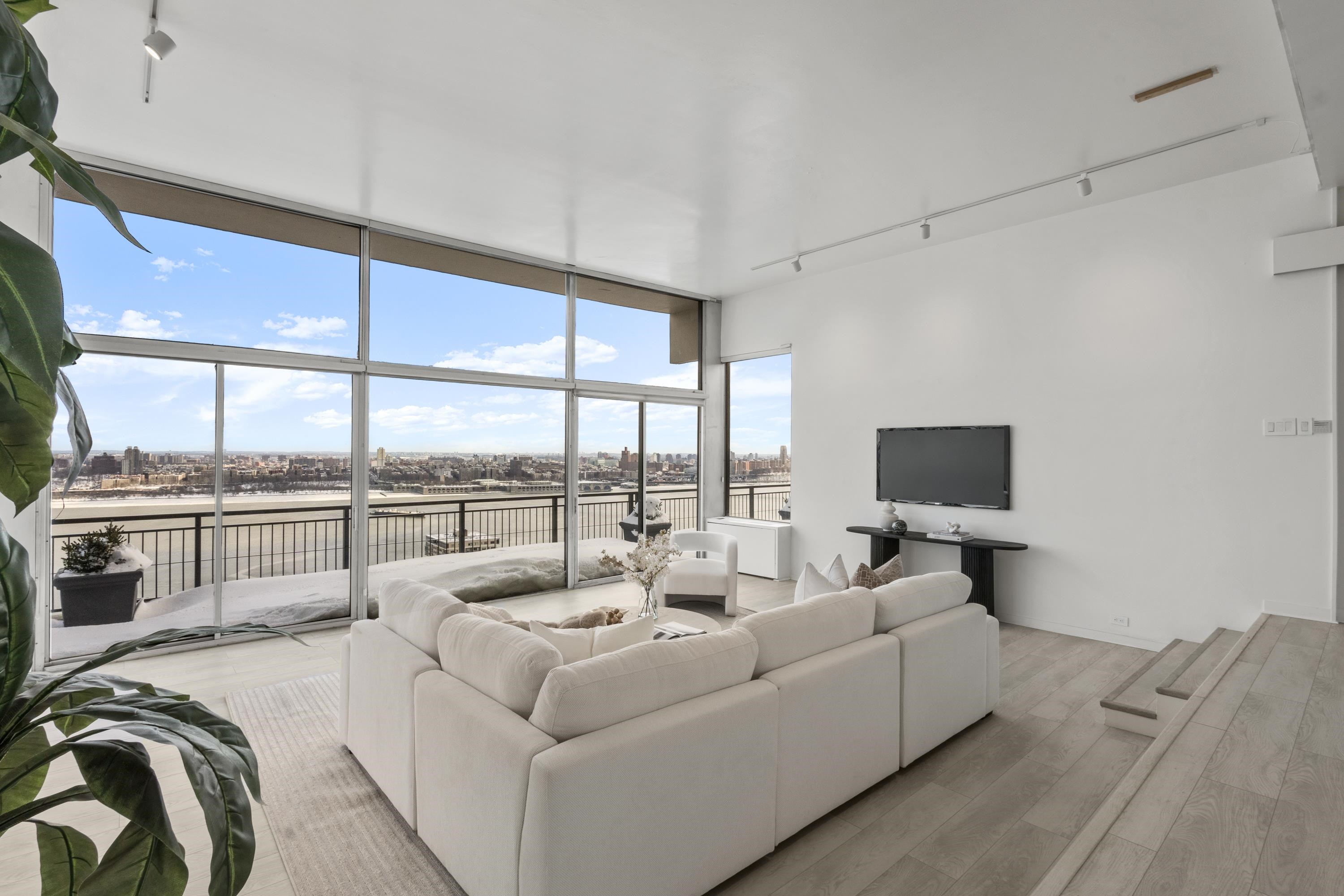 1 HORIZON RD Unit: PH1