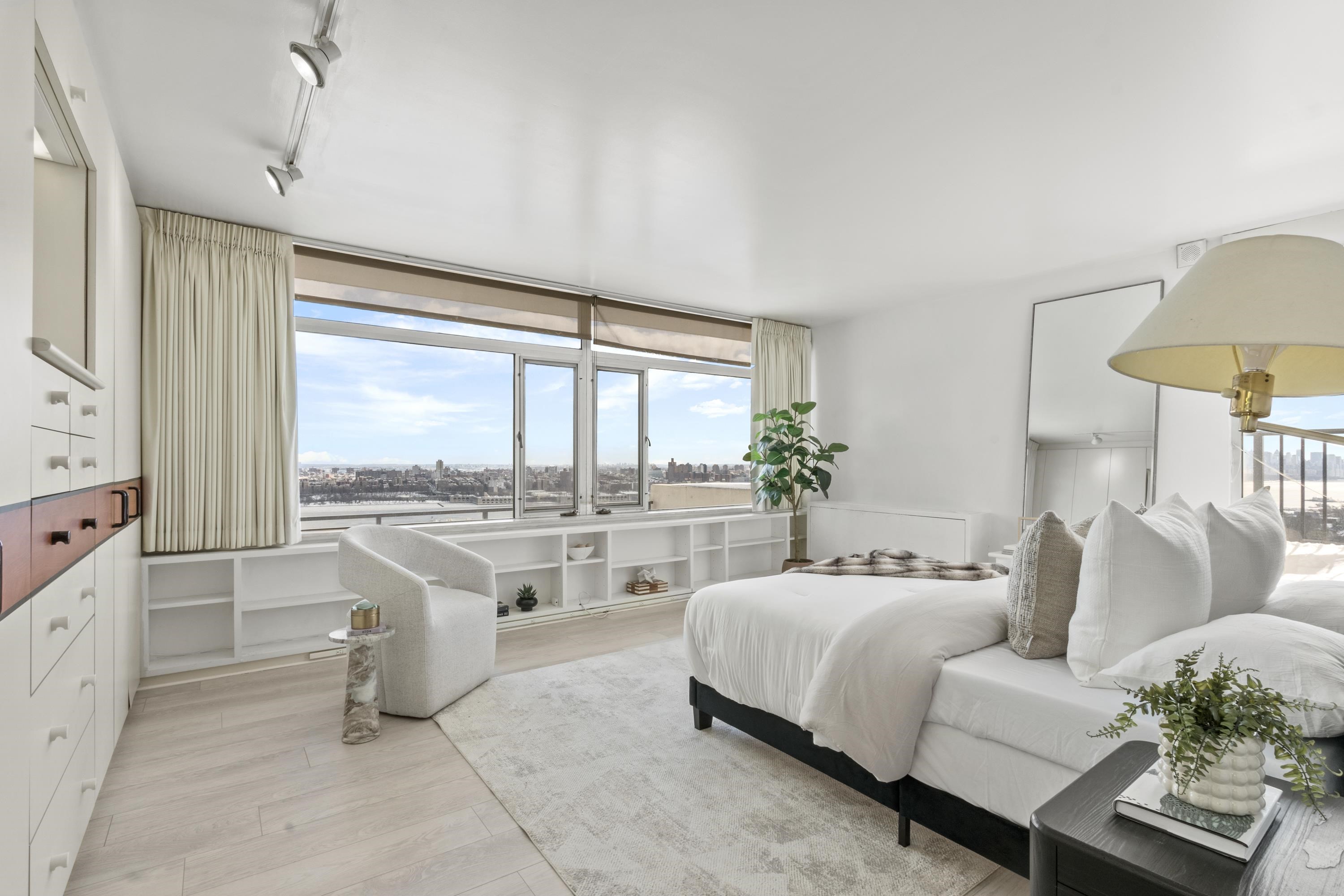 1 HORIZON RD Unit: PH1