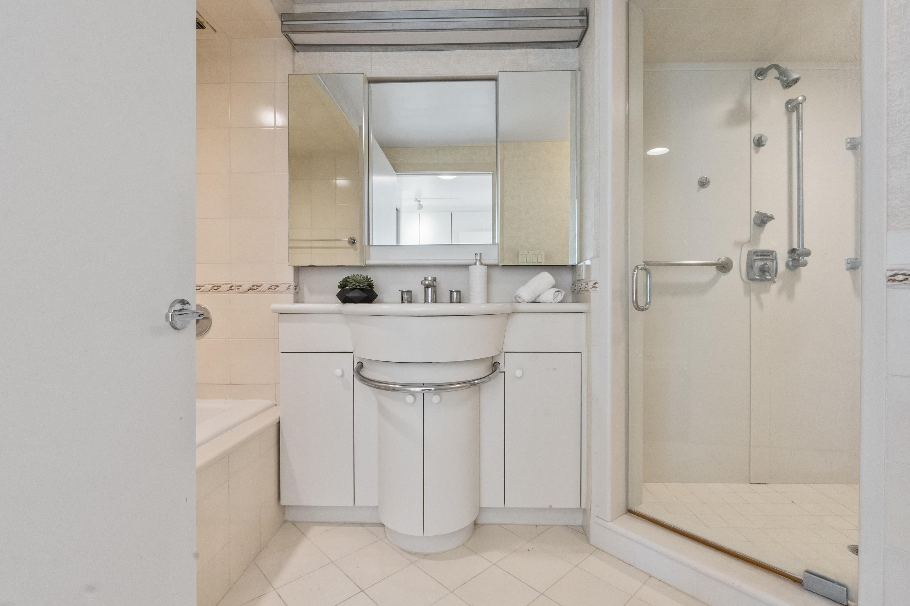 1 HORIZON RD Unit: PH1