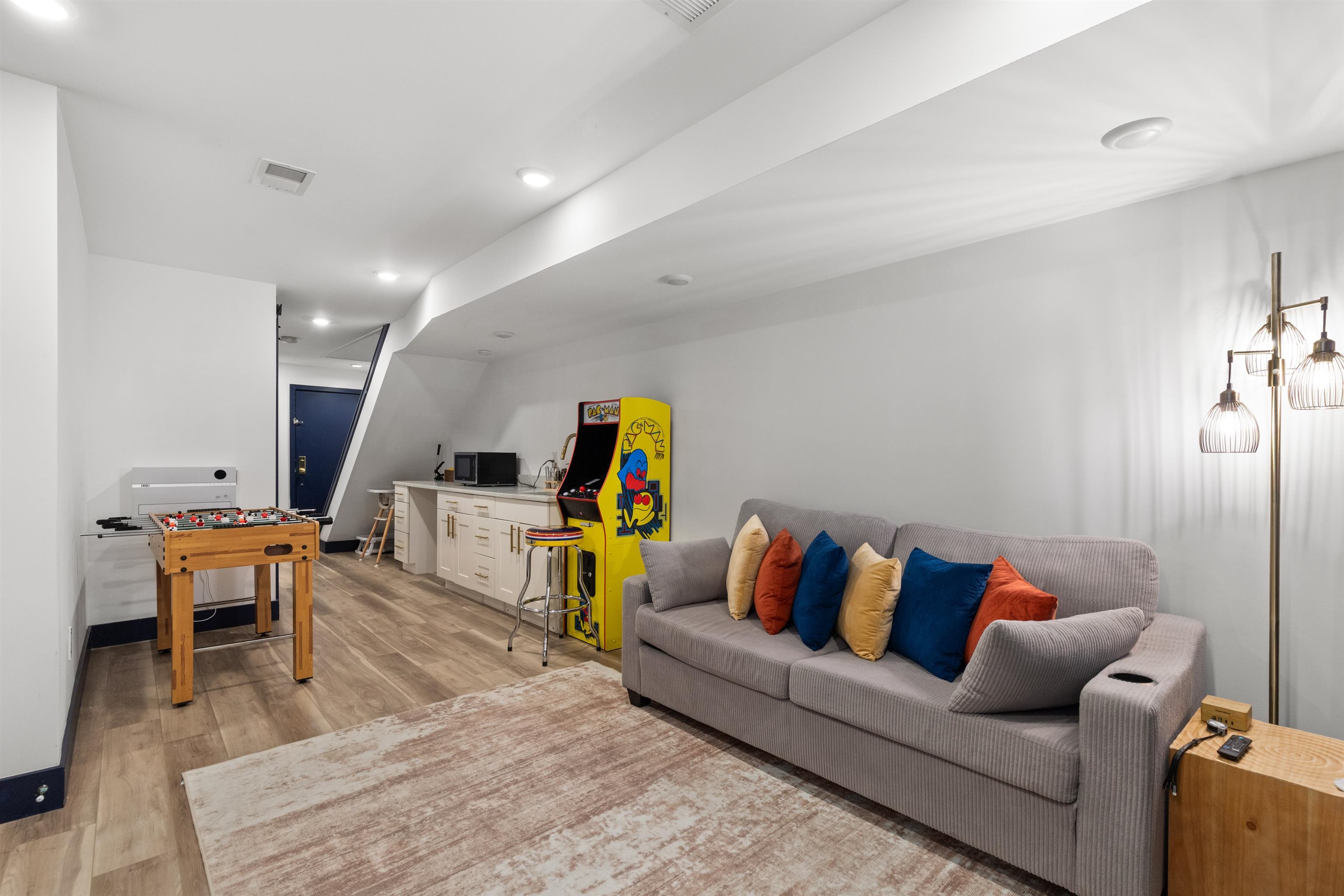 245 SUMMIT AVE
