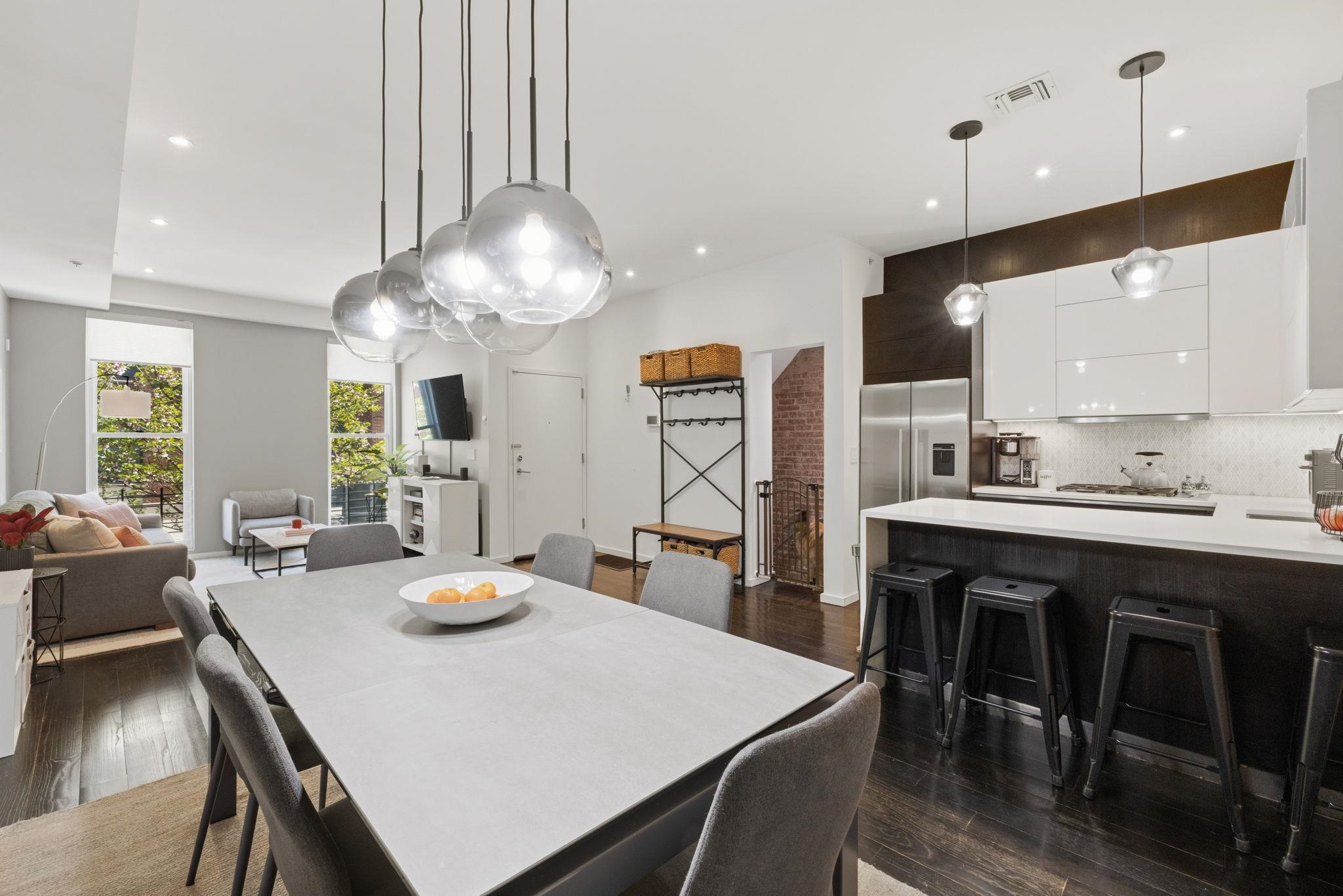227 MONTGOMERY ST Unit: 1