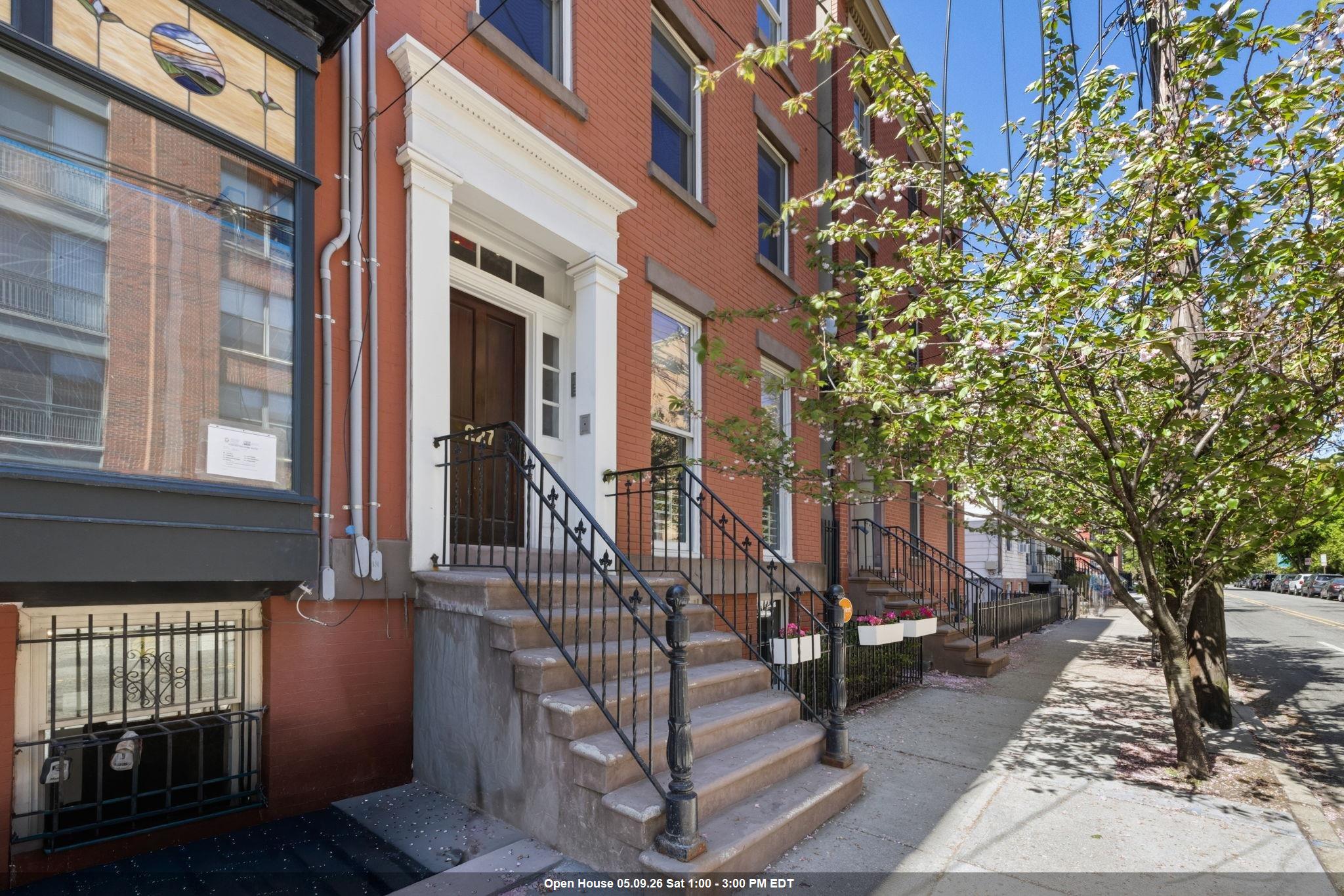 227 MONTGOMERY ST Unit: 1