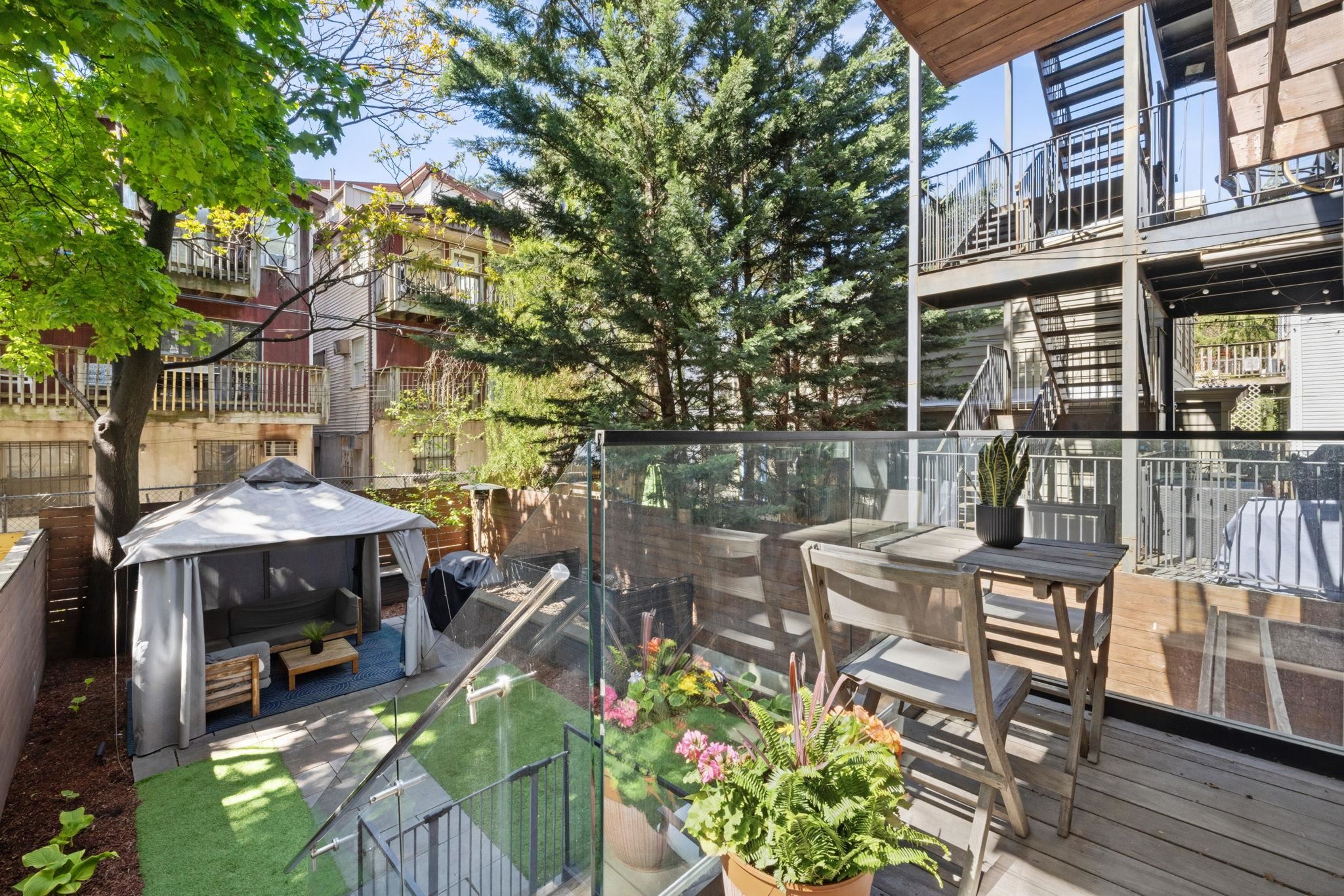 227 MONTGOMERY ST Unit: 1