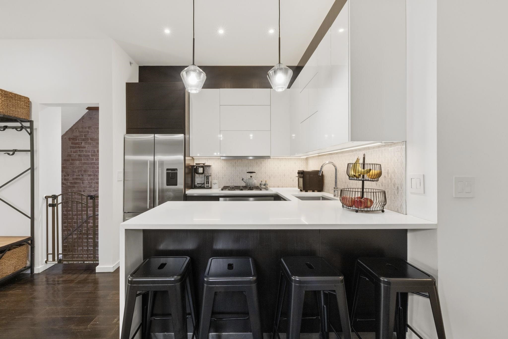 227 MONTGOMERY ST Unit: 1