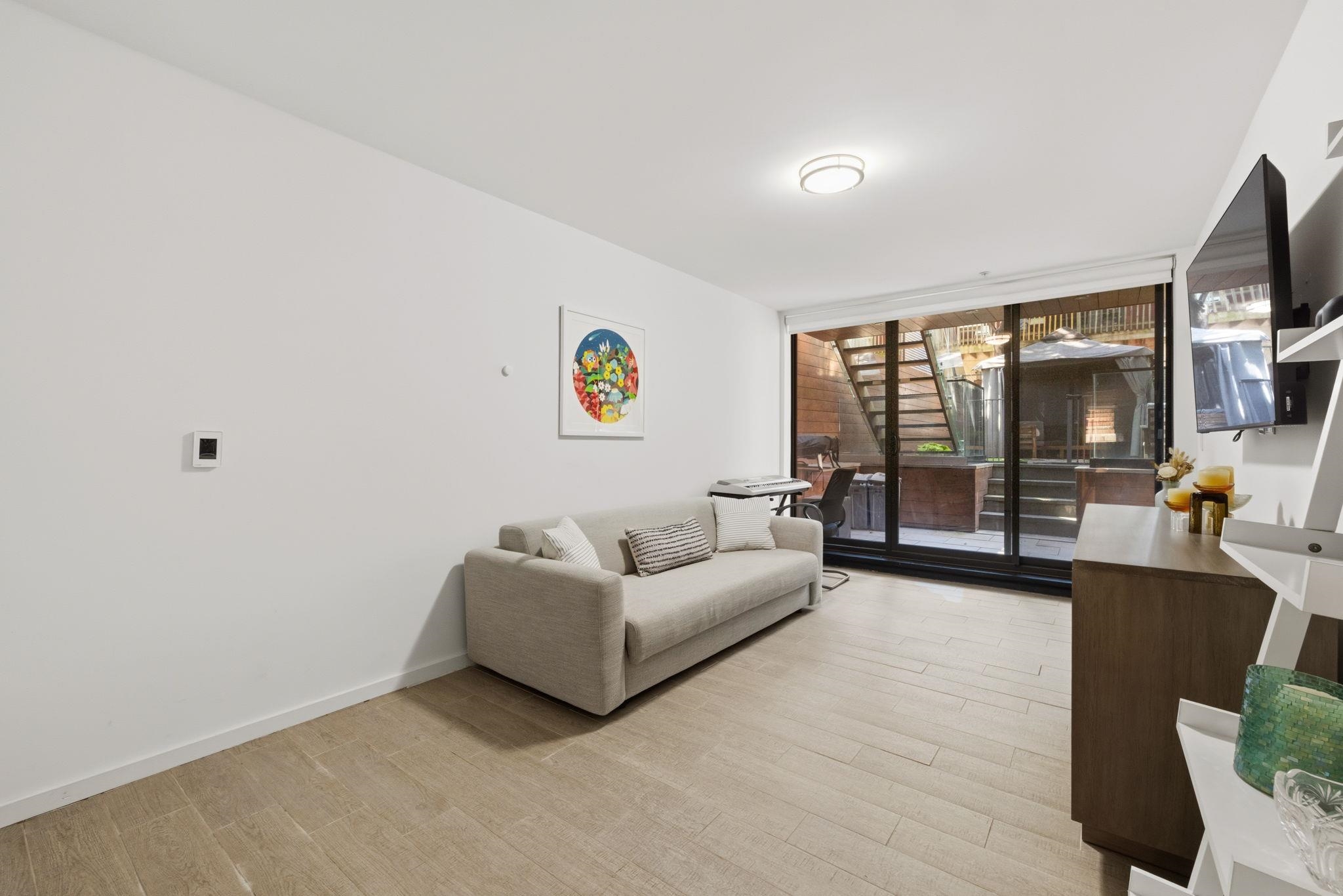 227 MONTGOMERY ST Unit: 1