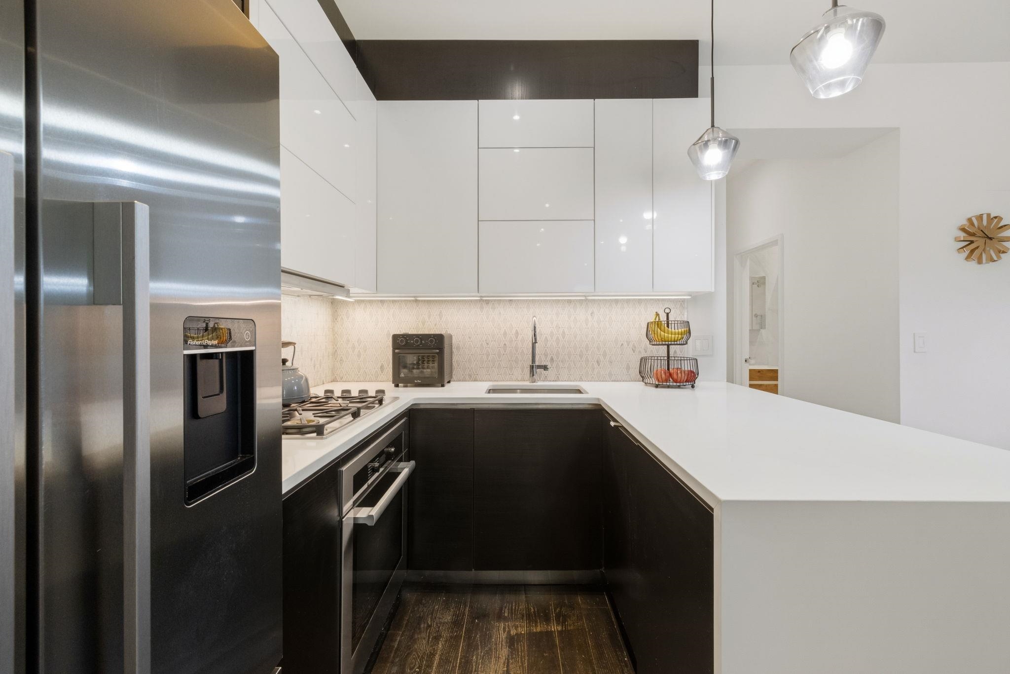 227 MONTGOMERY ST Unit: 1