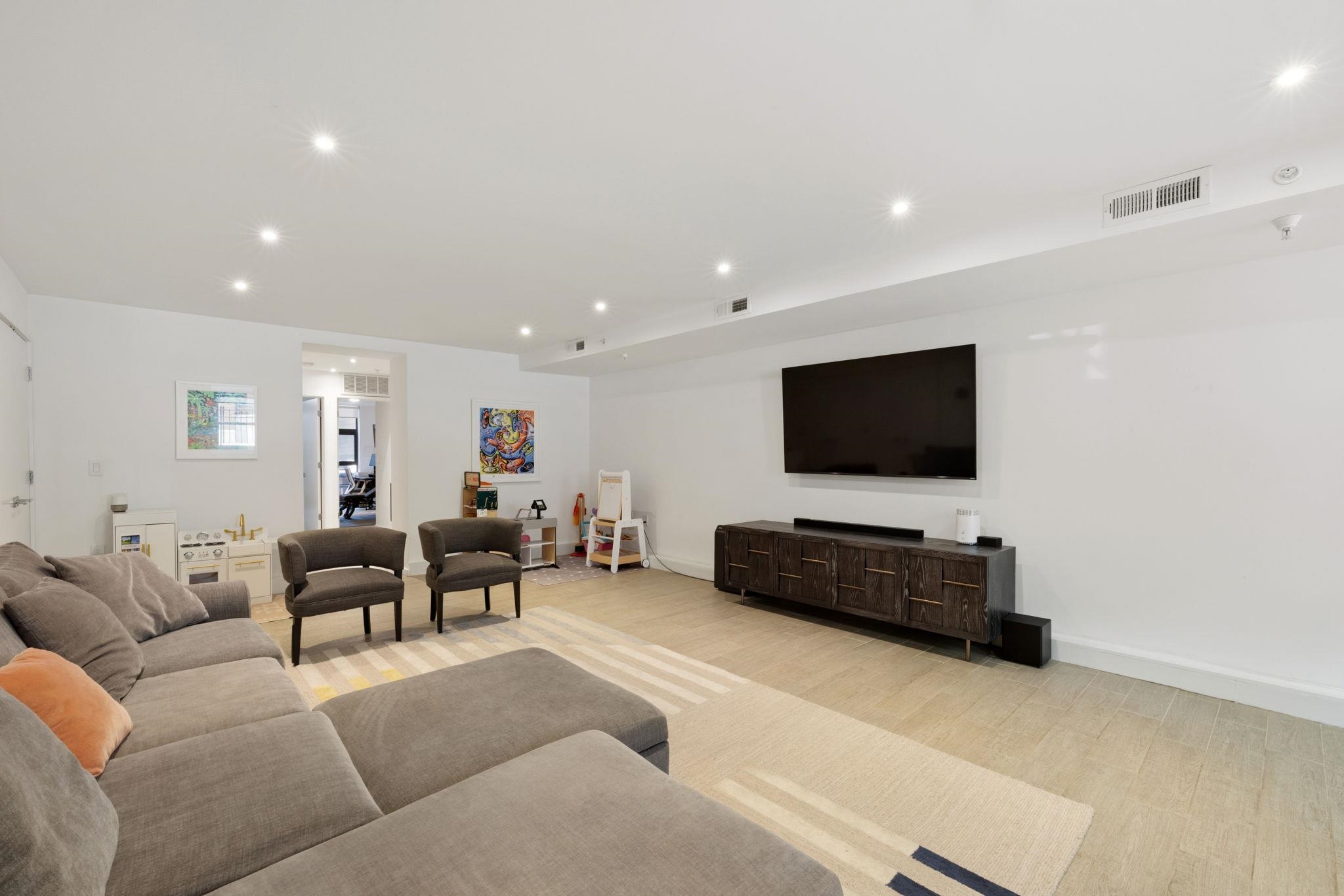 227 MONTGOMERY ST Unit: 1