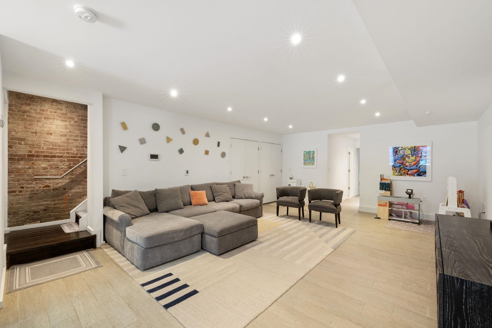 227 MONTGOMERY ST Unit: 1