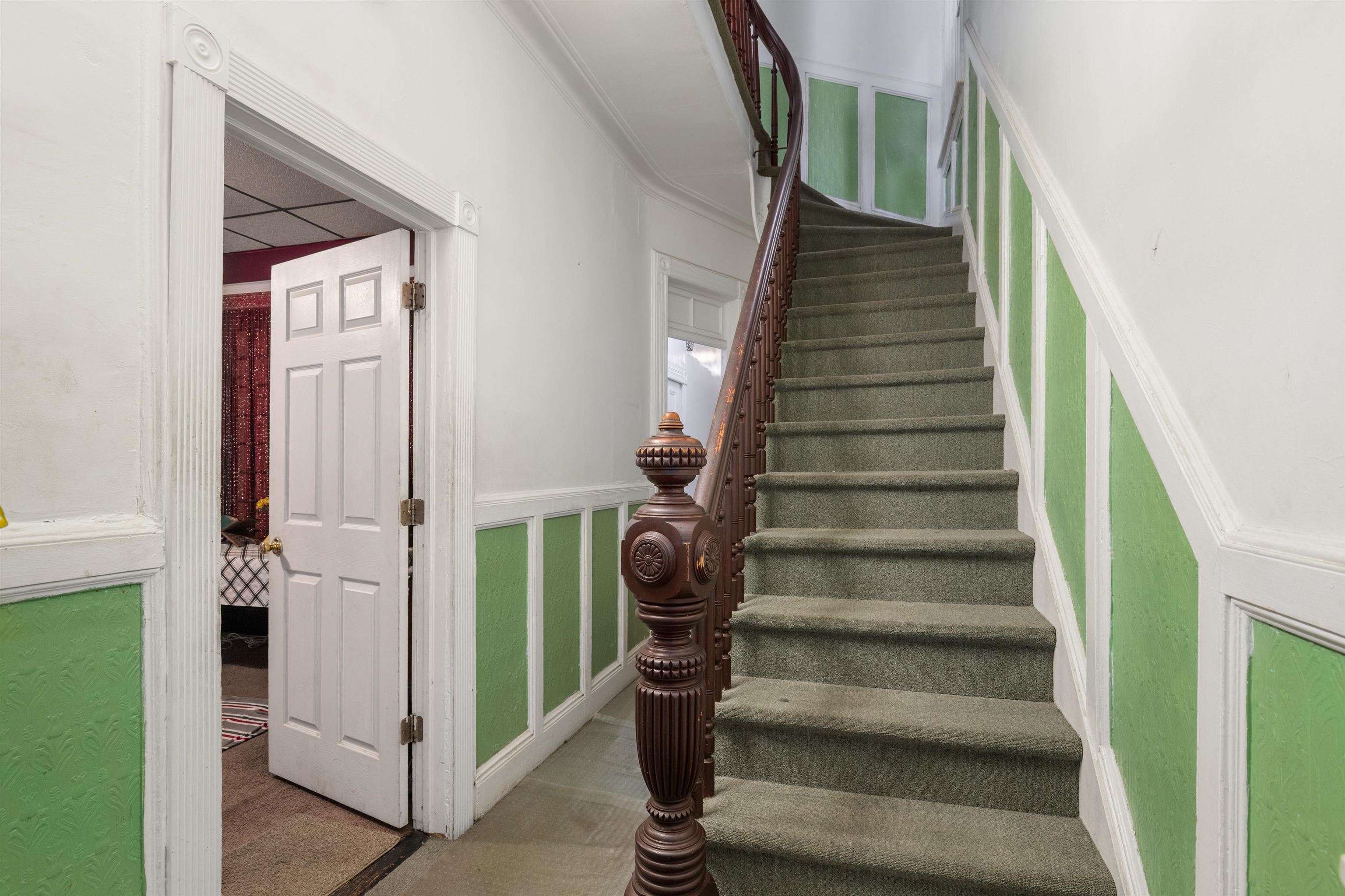 109 GRACE ST