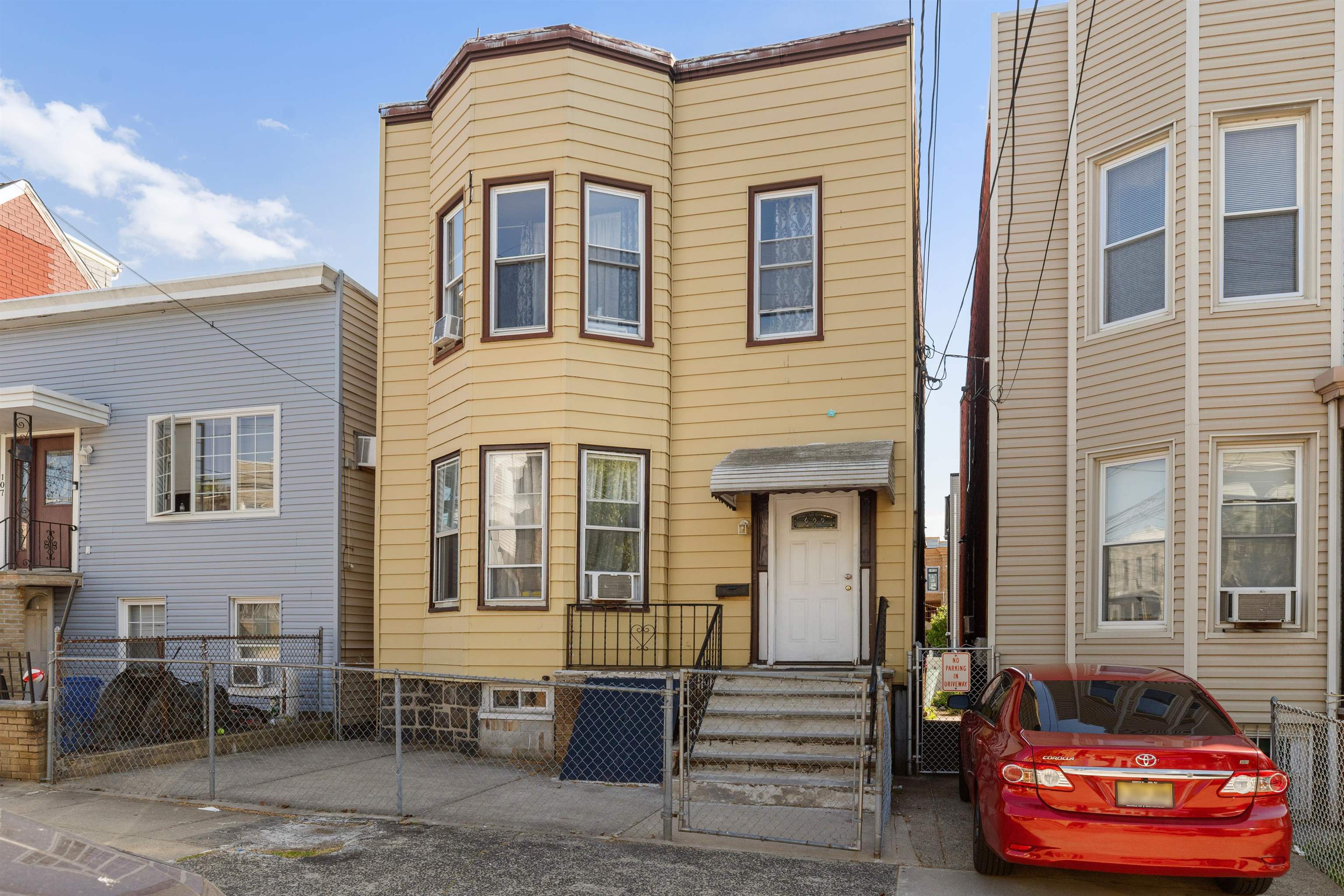 109 GRACE ST