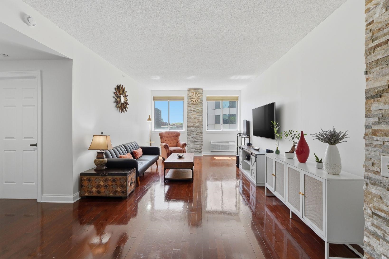 311 WASHINGTON ST Unit: 6C