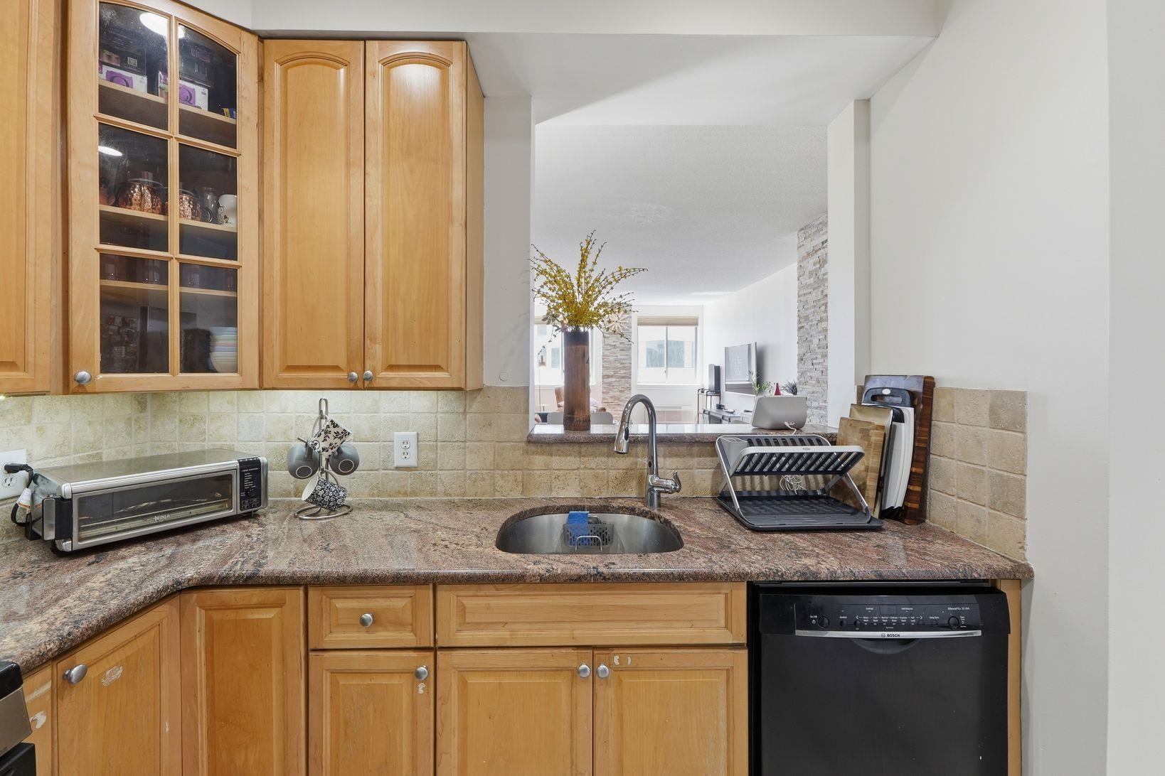 311 WASHINGTON ST Unit: 6C