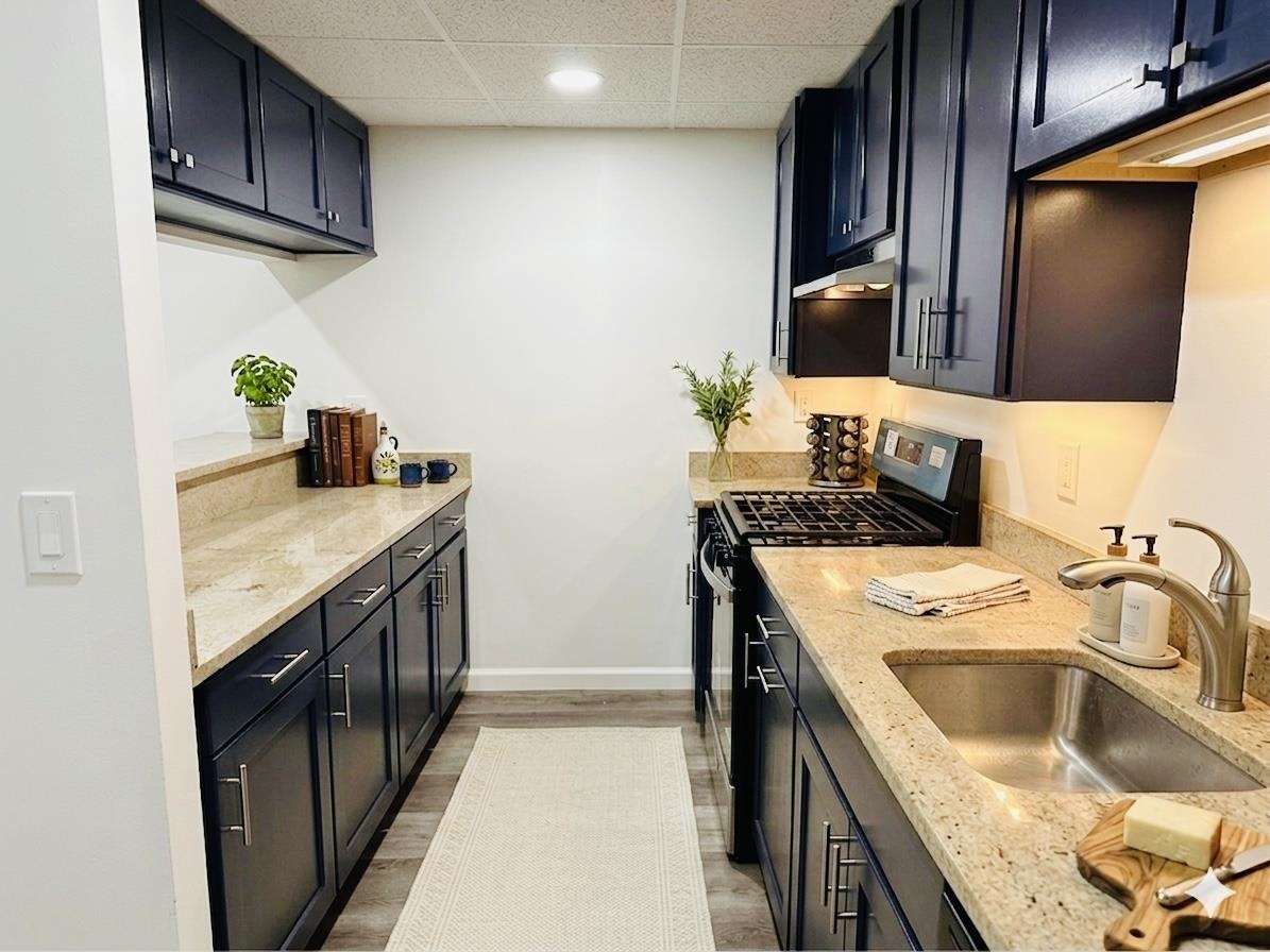 227 CHRISTOPHER COLUMBUS DR Unit: 202