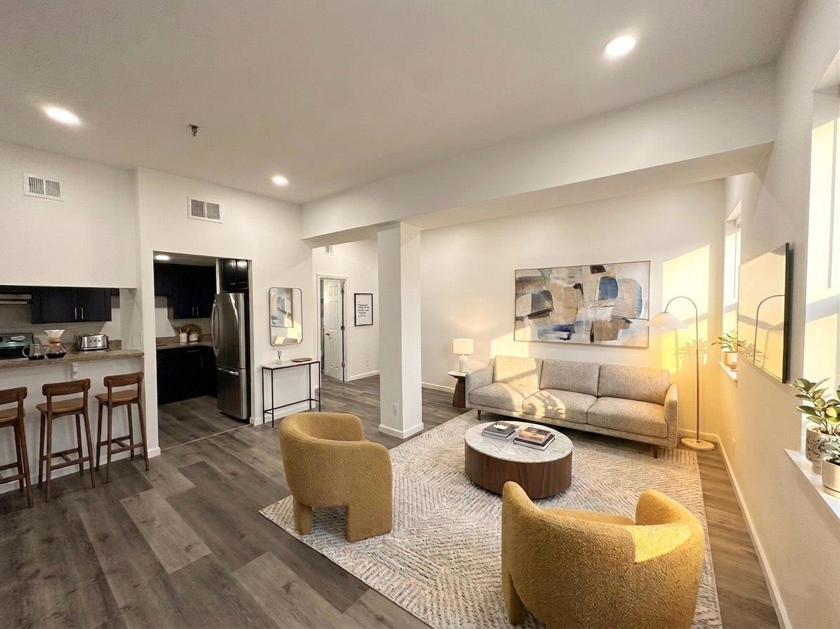 227 CHRISTOPHER COLUMBUS DR Unit: 202