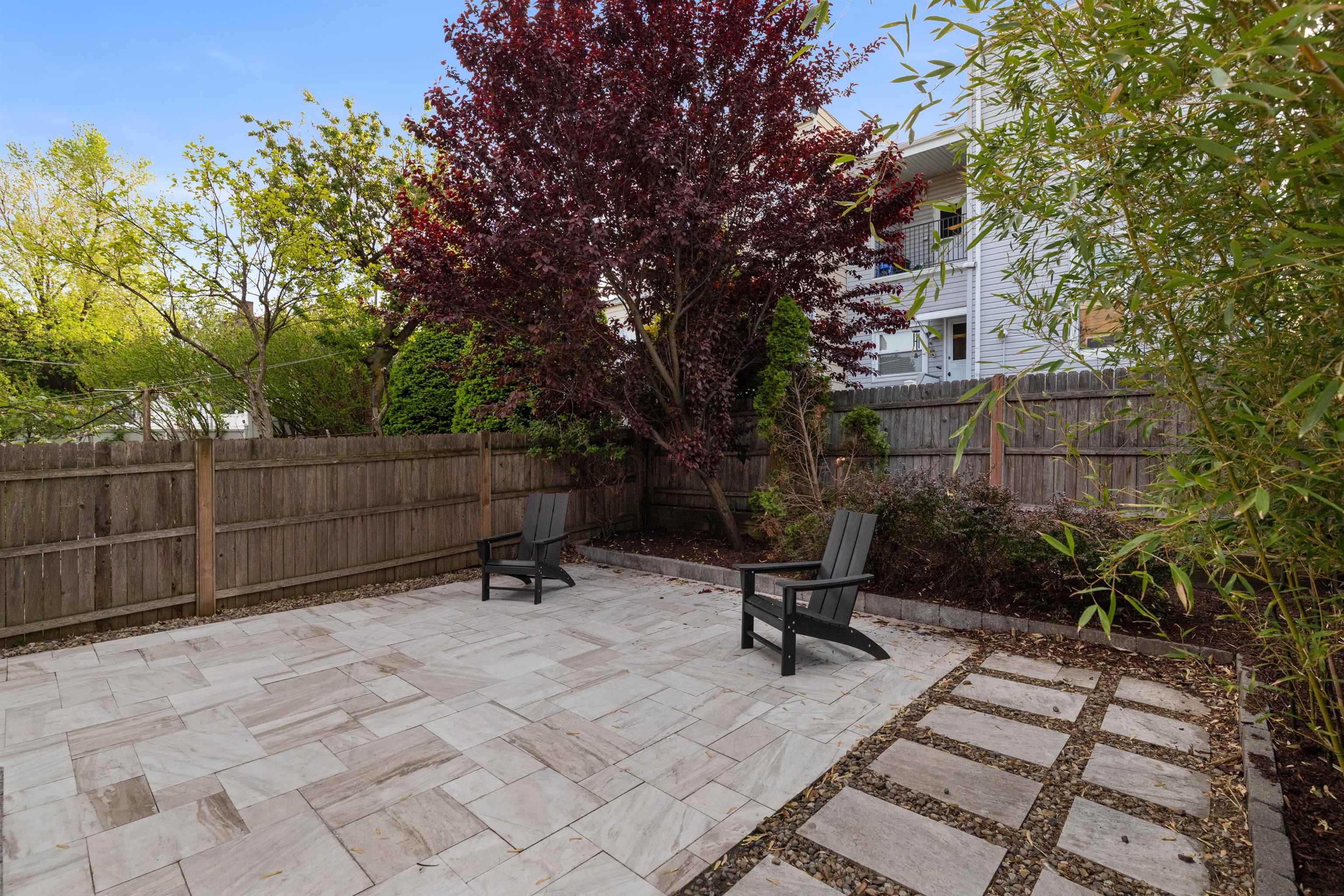627 GREGORY AVE
