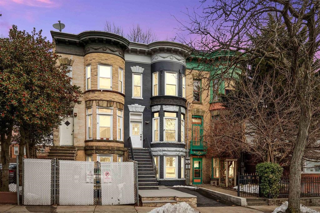 52 BRINKERHOFF ST