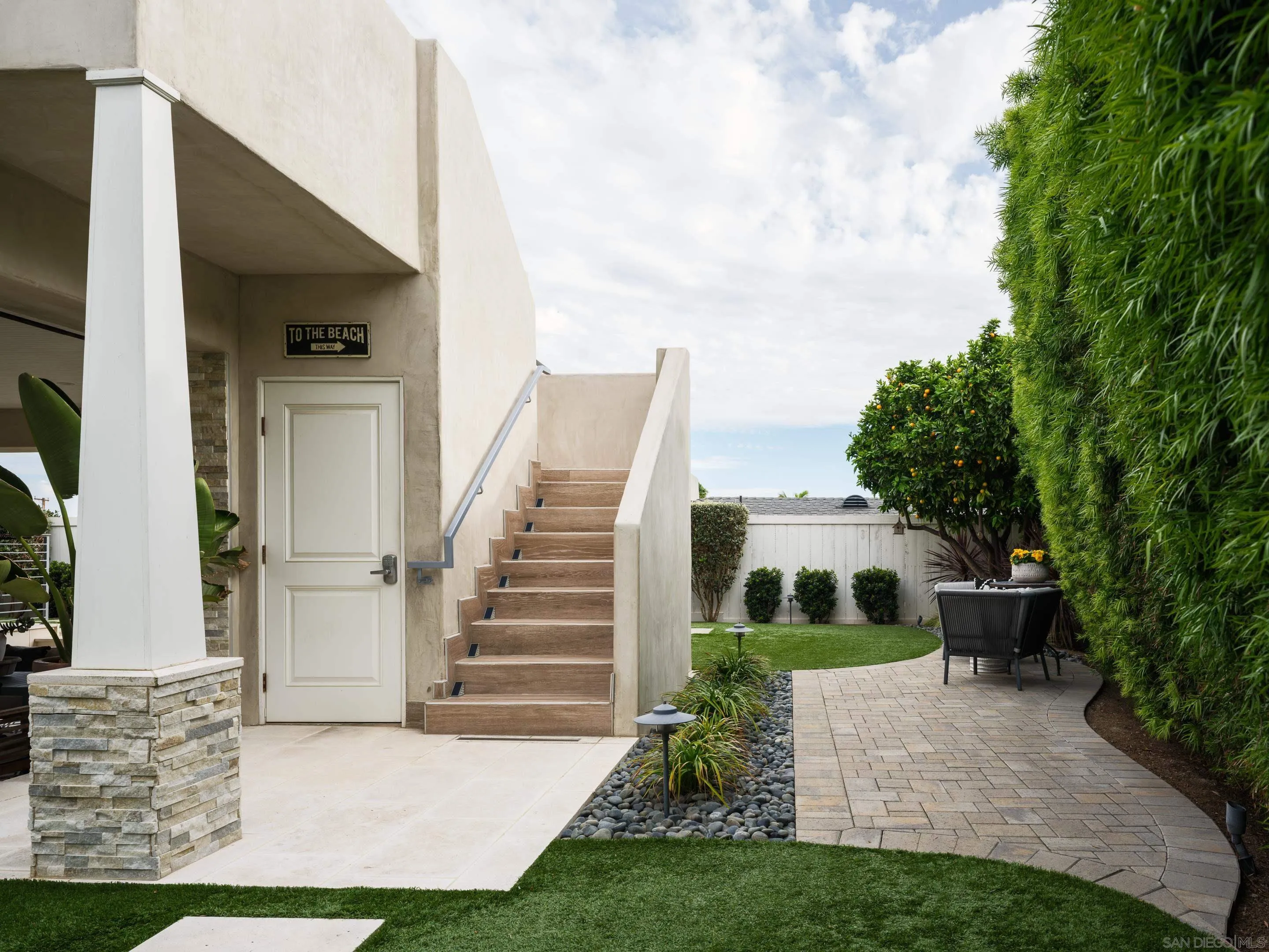 3541 Carleton St