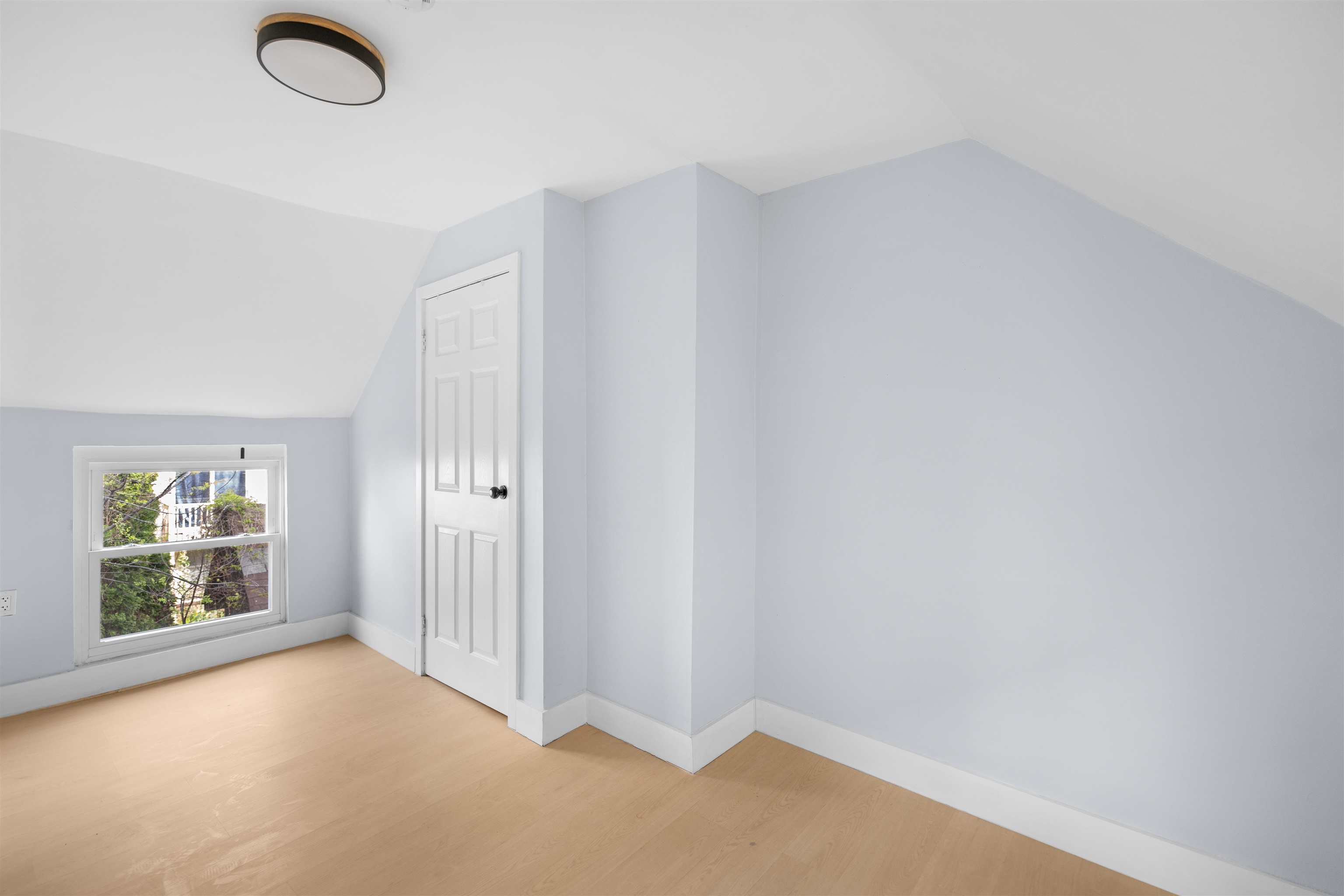 386 PALISADE AVE