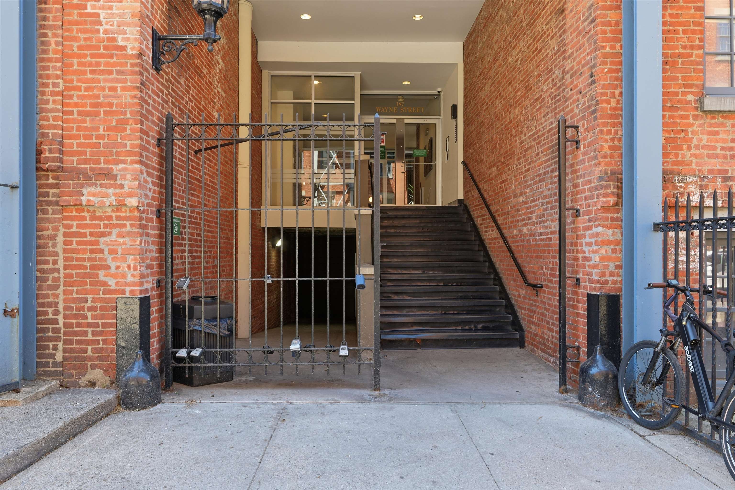 187 WAYNE ST Unit: #207C