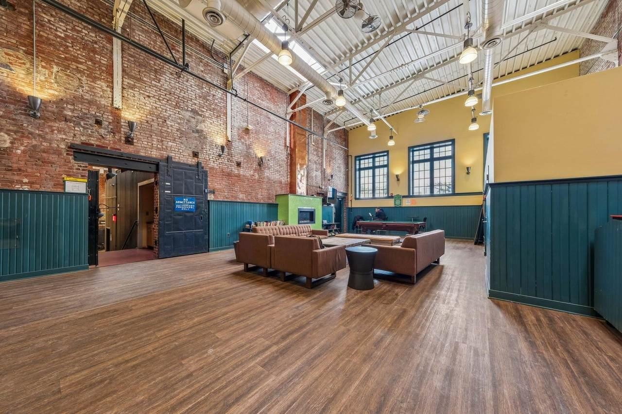 187 WAYNE ST Unit: #207C