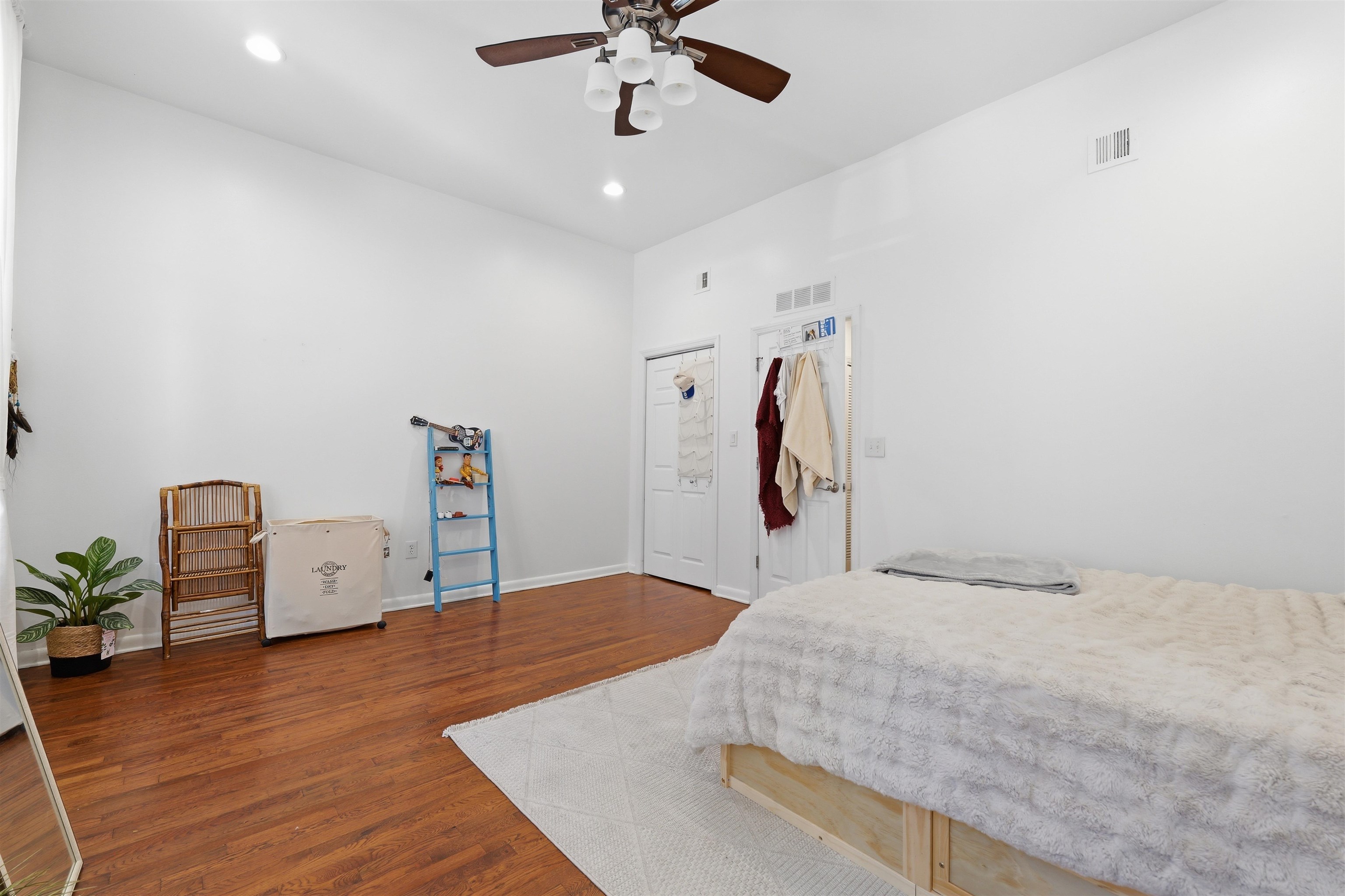 187 WAYNE ST Unit: #207C